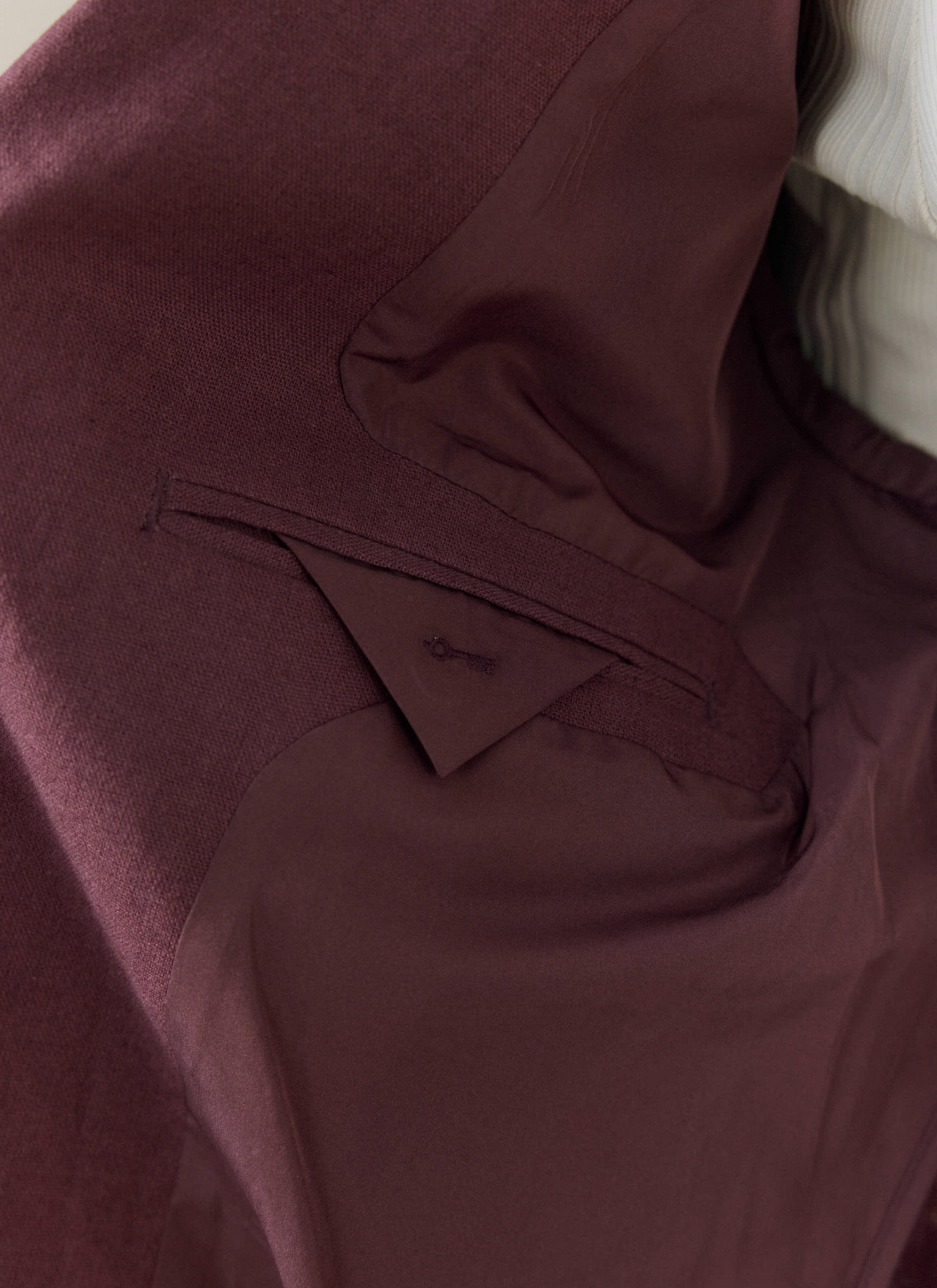 102-tailored-blazer-linen-merlot-6.jpg Tailored Blazer | Linen | Merlot