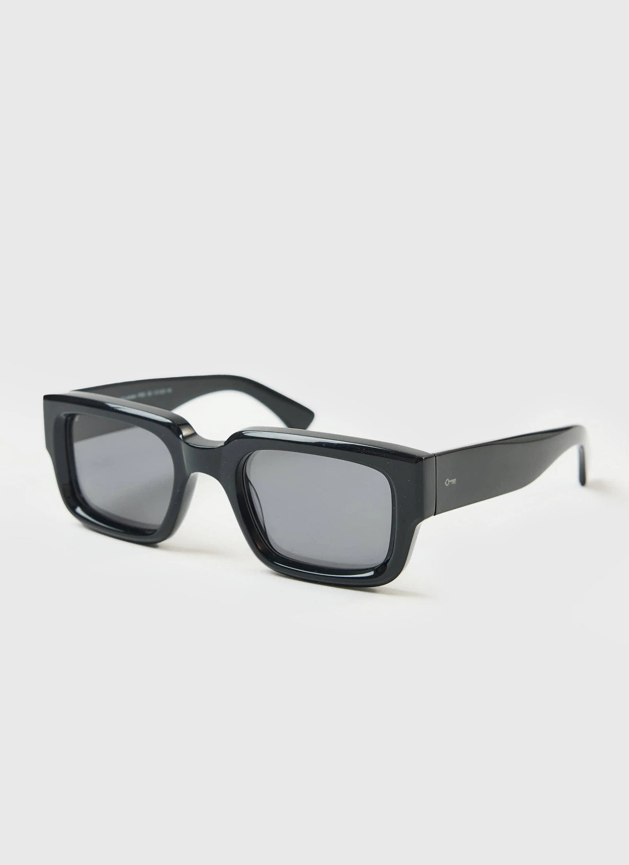 1046-p002-e2-black-sunglasses-black-polarized-lenses-1.webp P002-E2 Black Sunglasses | Black Polarized Lenses