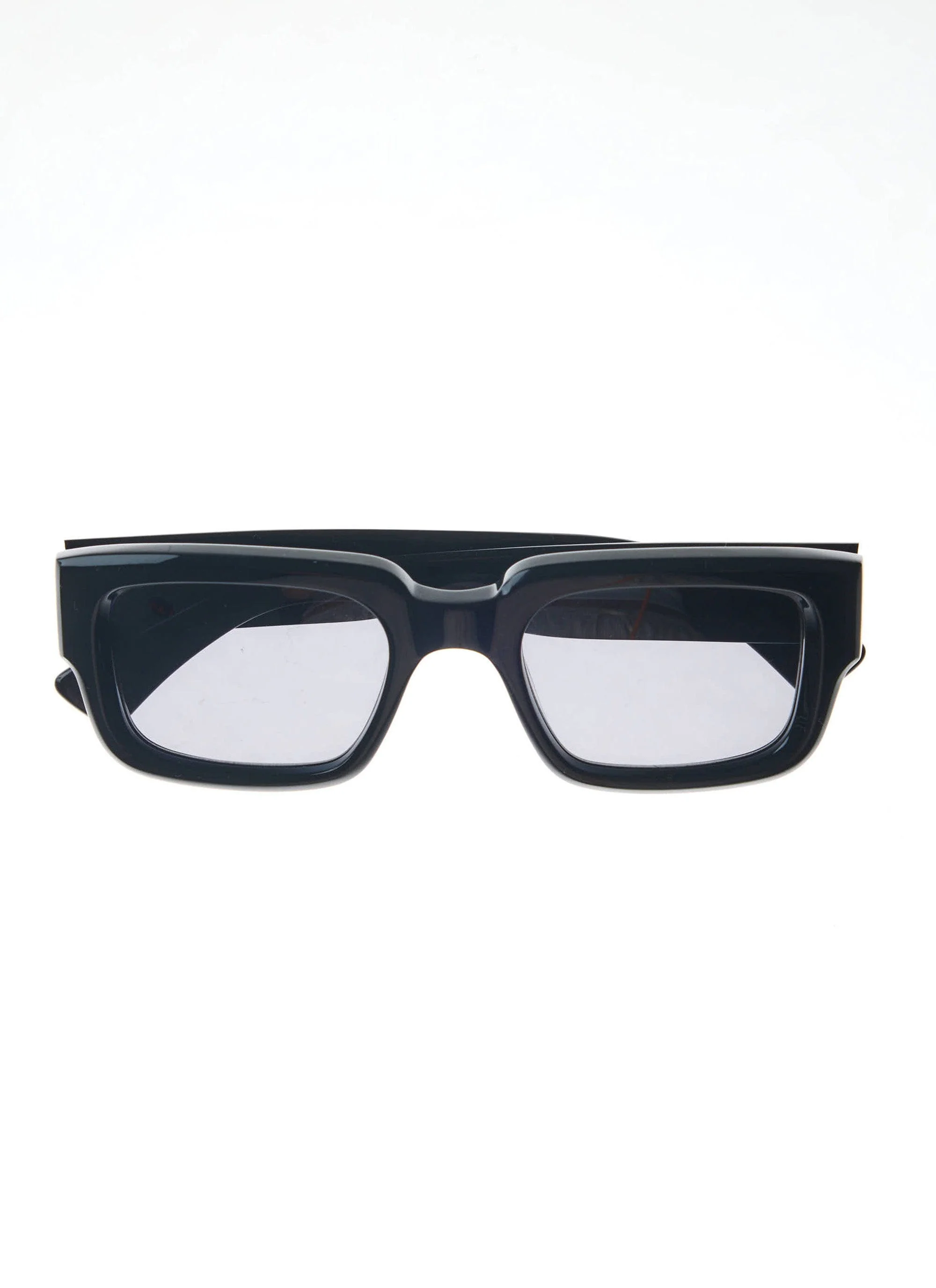 1046-p002-e2-black-sunglasses-black-polarized-lenses-3.webp P002-E2 Black Sunglasses | Black Polarized Lenses