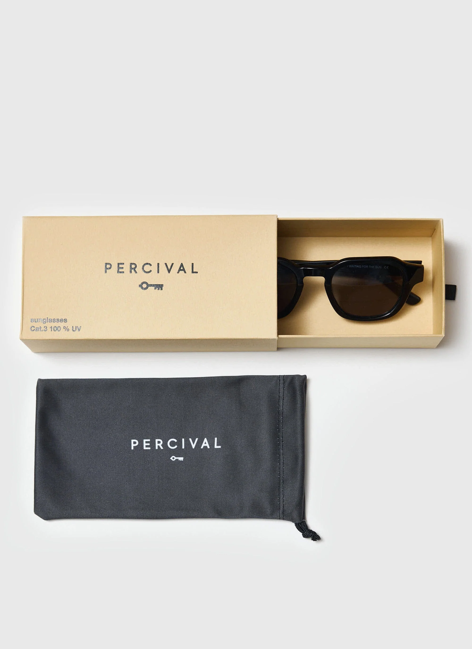 1047-p001-e2-black-sunglasses-black-polarized-lenses-6.webp P001-E2 Black Sunglasses | Black Polarized Lenses