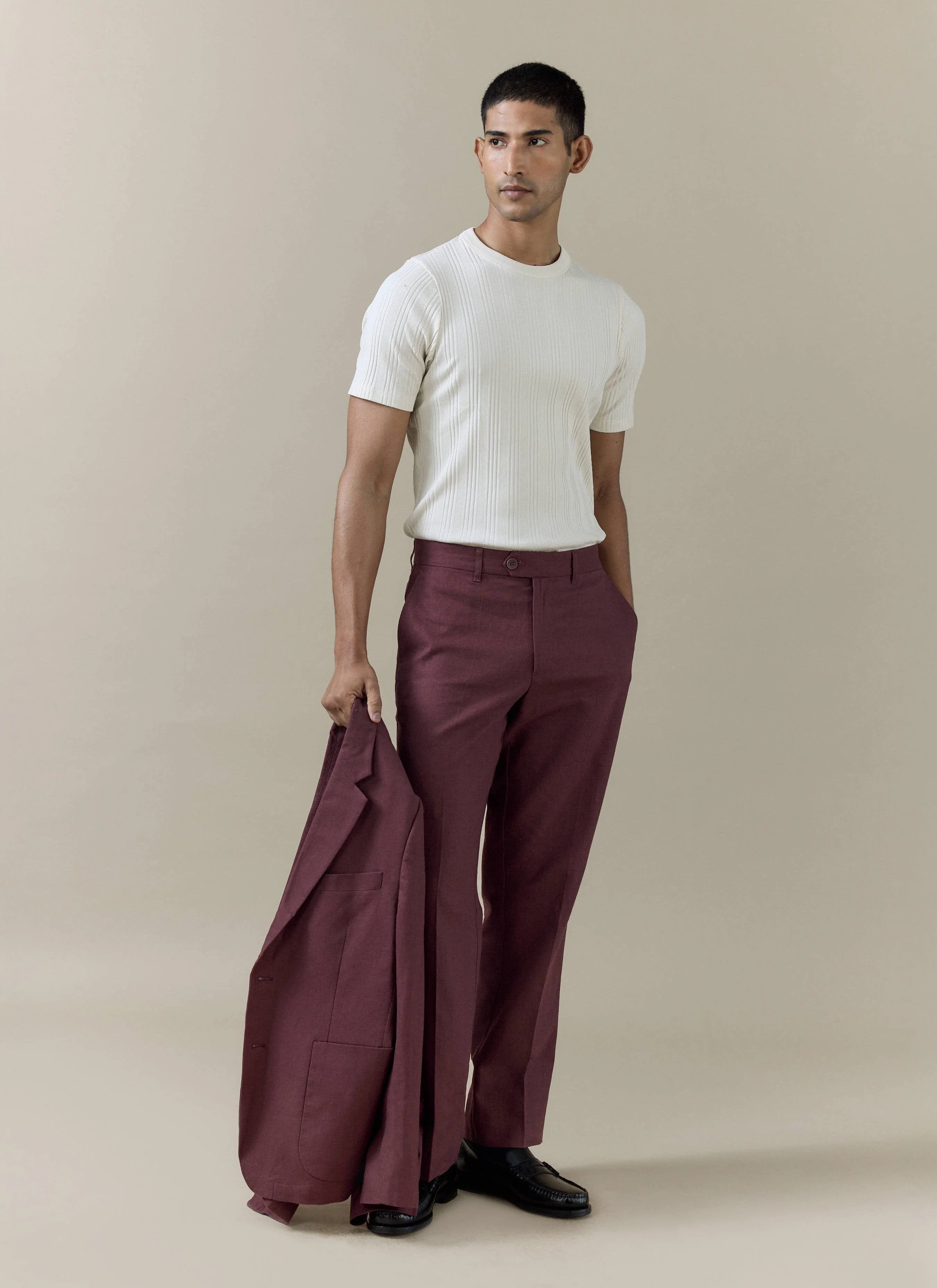 109-tailored-trousers-linen-merlot-3.webp Tailored Trousers | Linen | Merlot