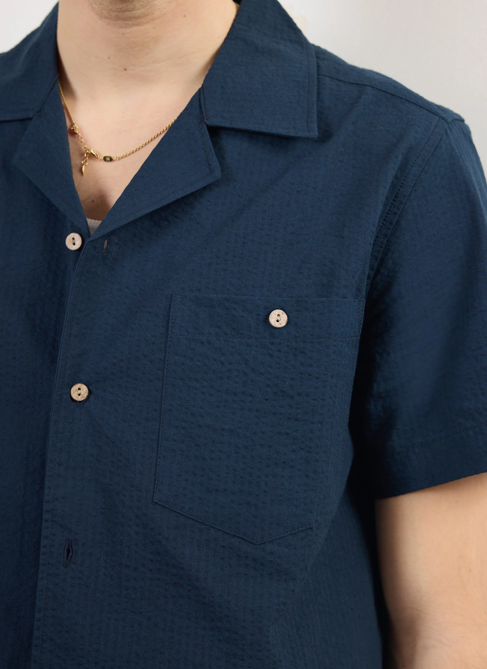 1189-cuban-shirt-seersucker-navy-5.webp Cuban Shirt | Seersucker | Navy