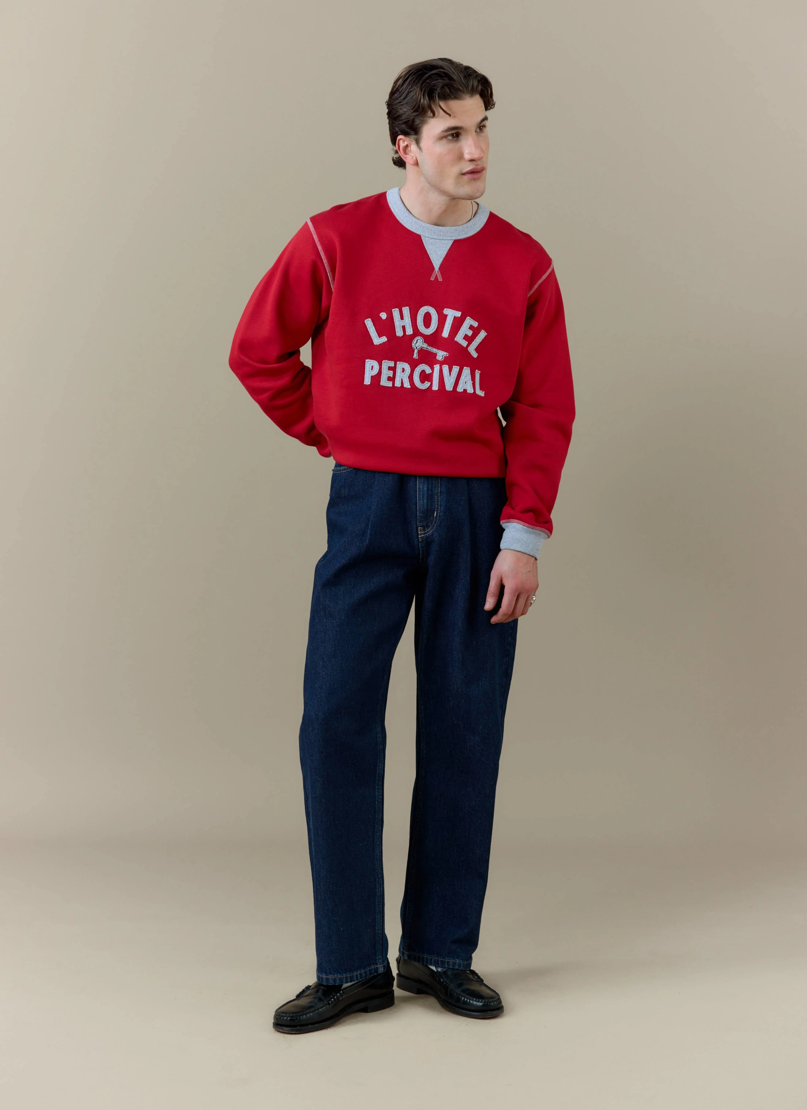1210-ronald-sweatshirt-organic-cotton-red-3.webp Ronald Sweatshirt | Organic Cotton | Red