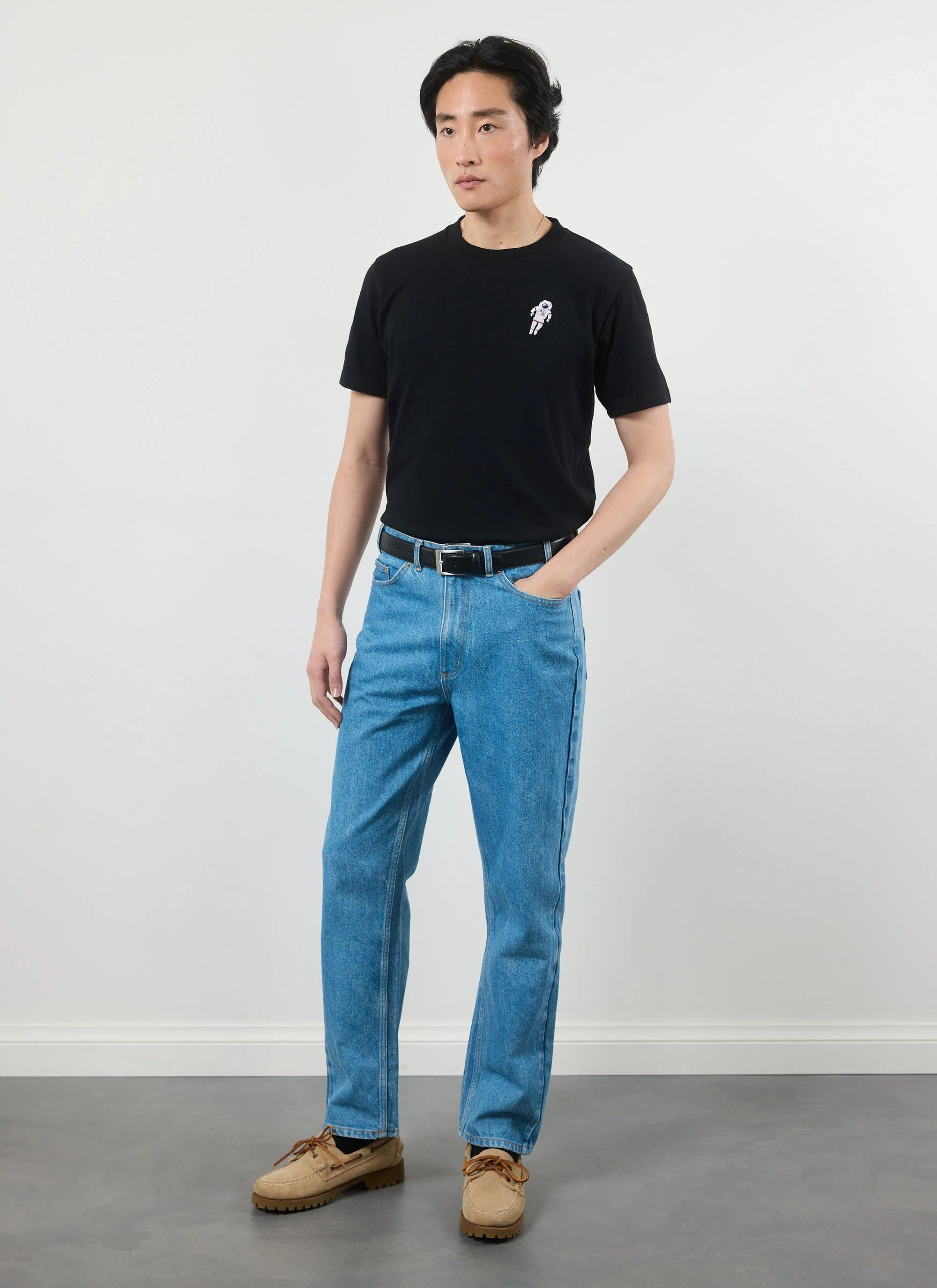 1428-spaceman-t-shirt-embroidered-organic-cotton-black-3.webp Spaceman T Shirt | Embroidered Organic Cotton | Black