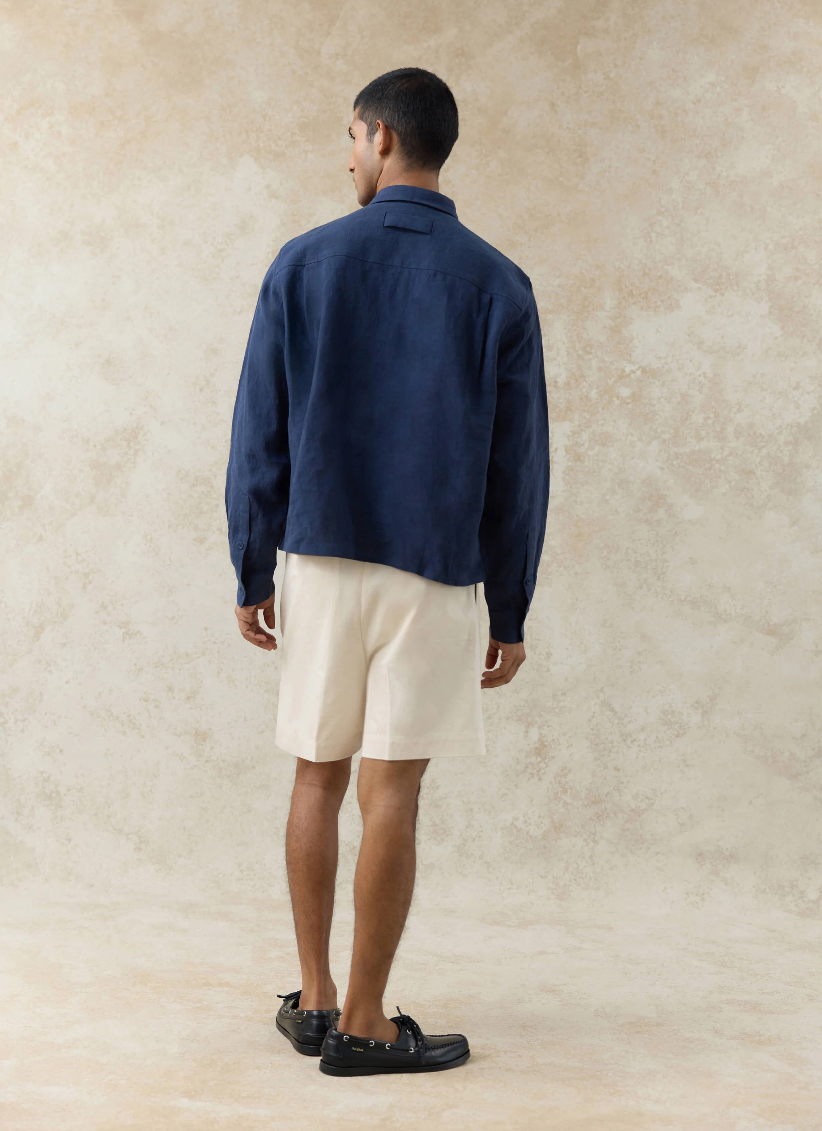 1748-alec-pullover-cropped-shirt-100-linen-navy-8.webp Alec Pullover Cropped Shirt | 100% Linen | Navy