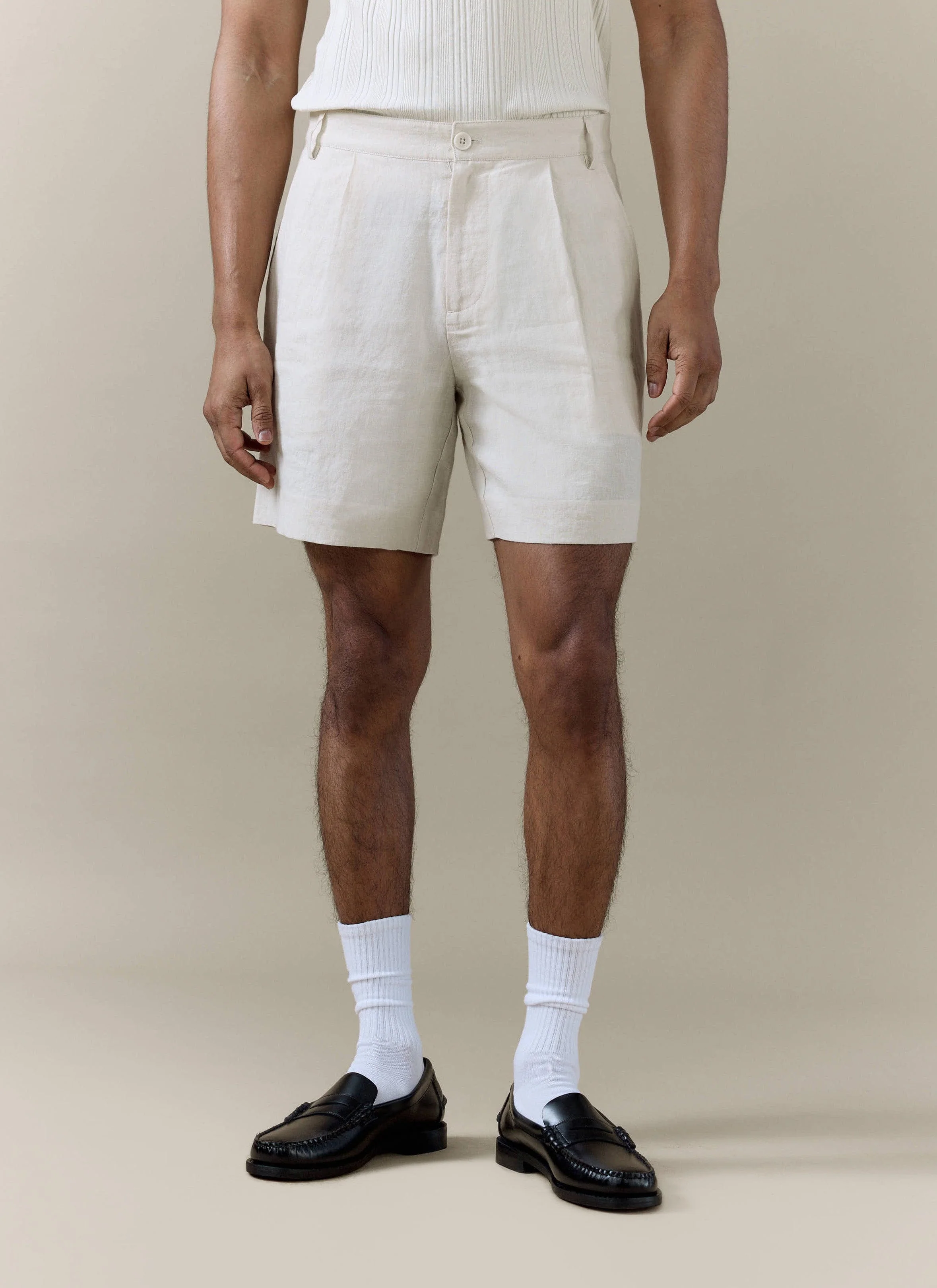 182-pleated-tailored-shorts-linen-cream-5.webp Pleated Tailored Shorts | Linen | Cream
