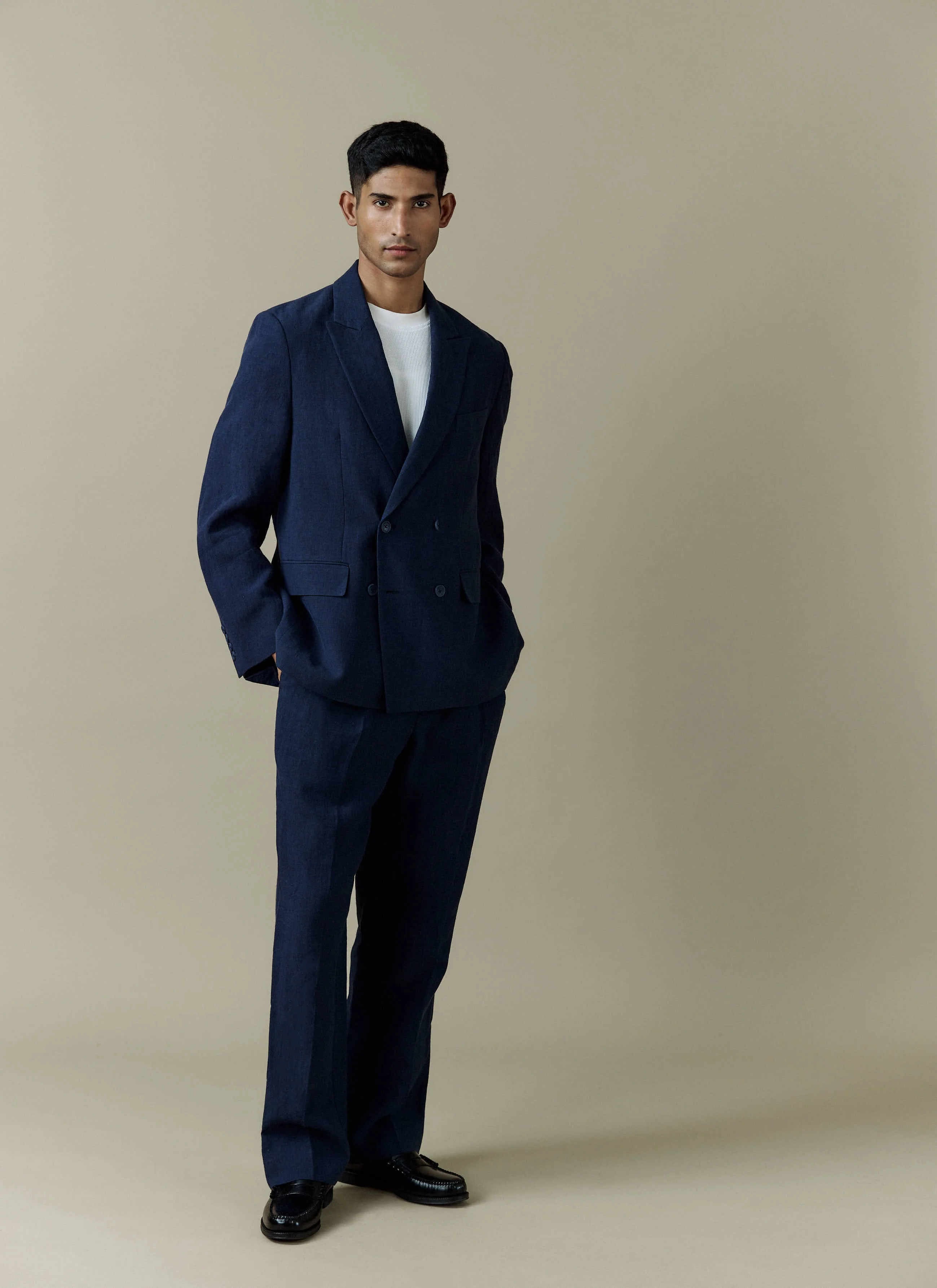 1917-pleated-tailored-trousers-linen-navy-7.webp Pleated Tailored Trousers | Linen | Navy