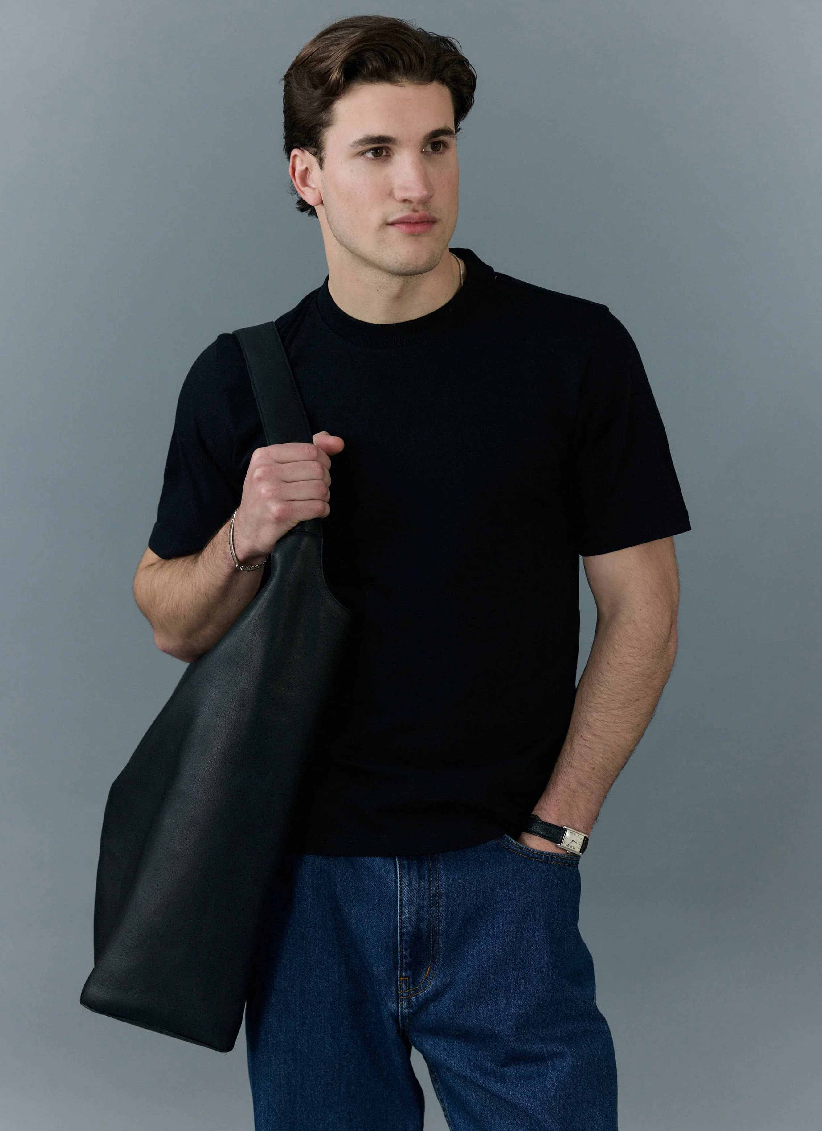 2087-cropped-regular-fit-t-shirt-organic-cotton-black-5.webp Cropped Regular Fit T Shirt | Organic Cotton | Black