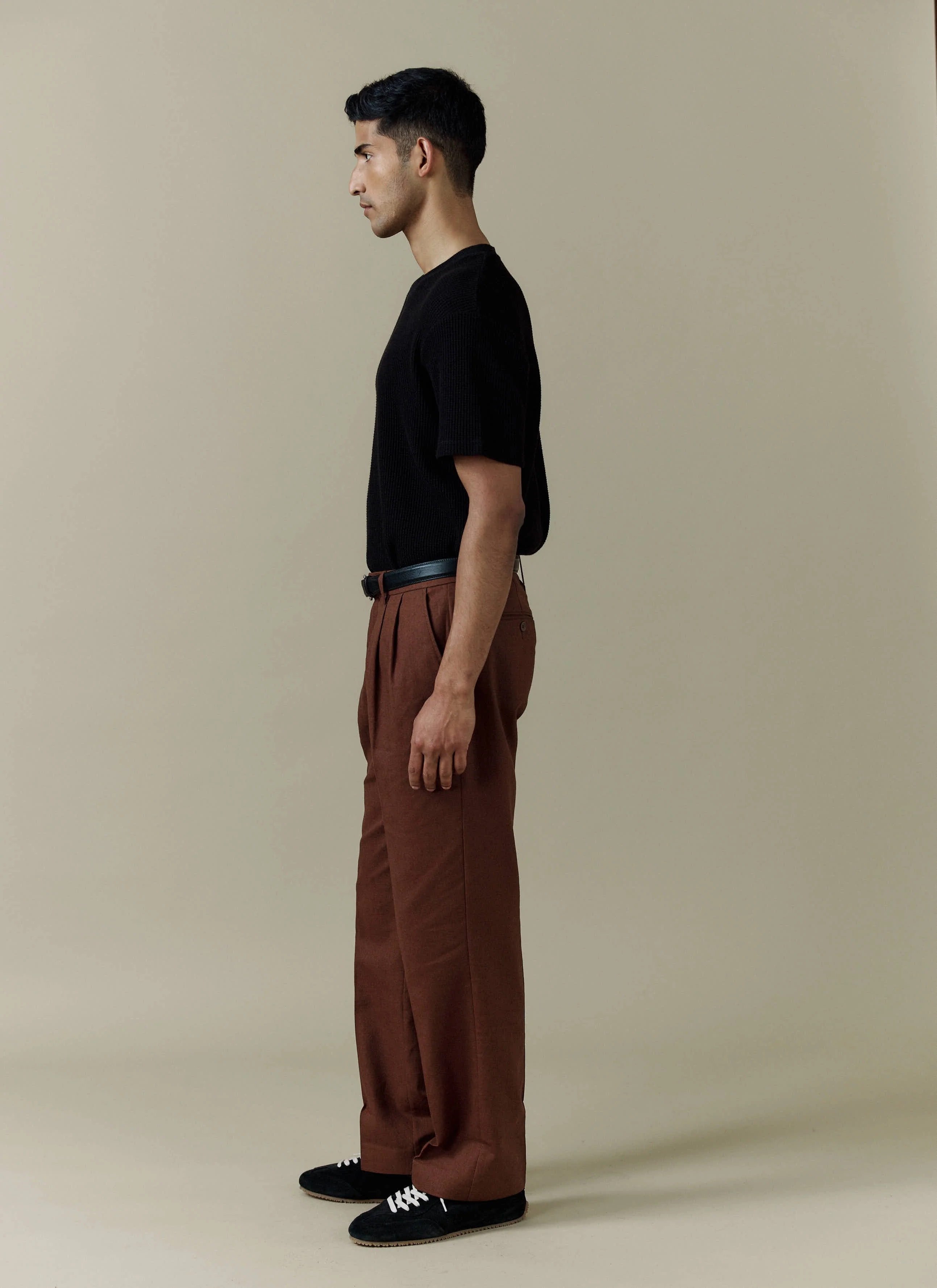 2114-pleated-tailored-trousers-linen-brown-4.webp Pleated Tailored Trousers | Linen | Brown