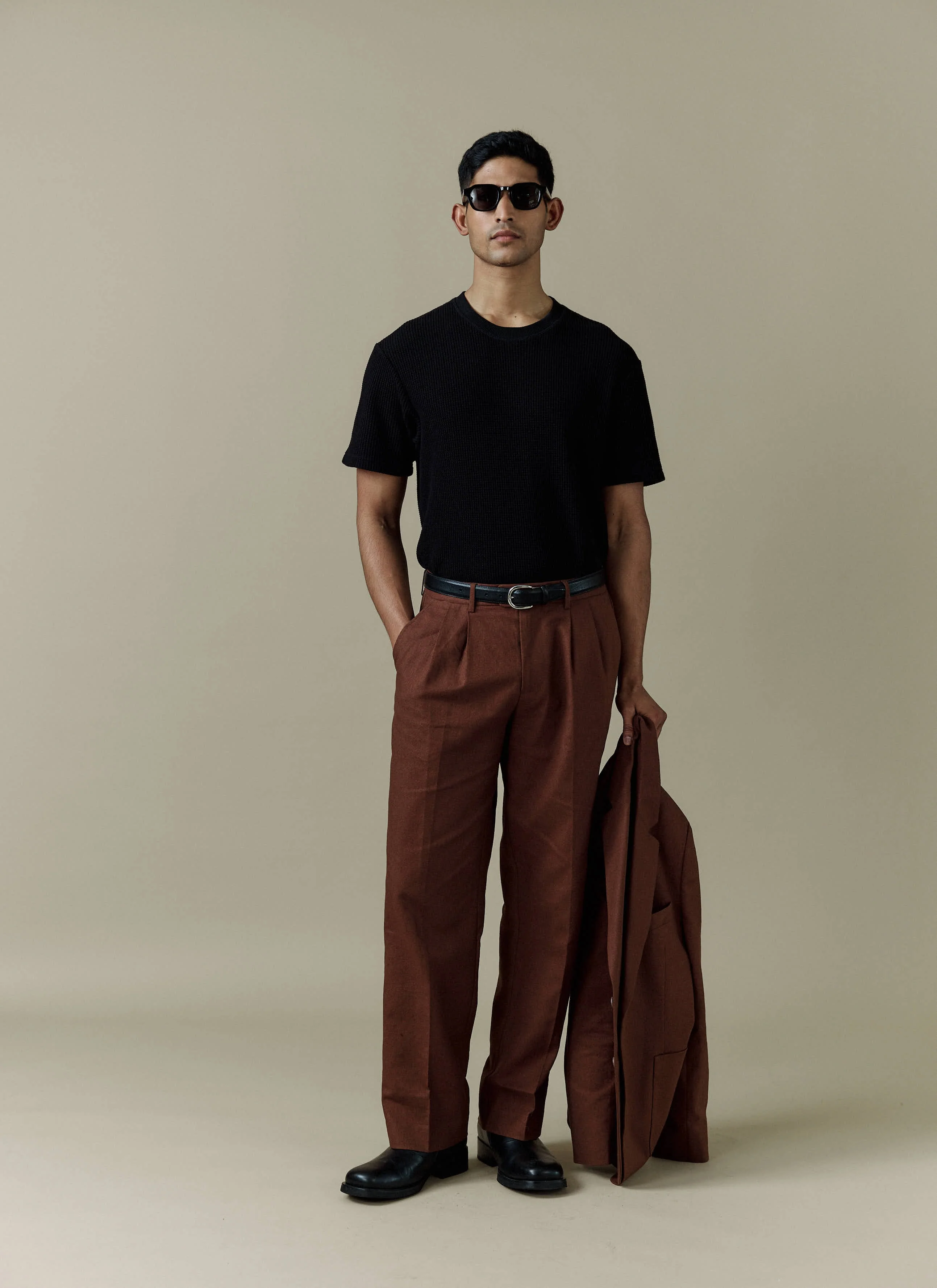 2114-pleated-tailored-trousers-linen-brown-6.webp Pleated Tailored Trousers | Linen | Brown