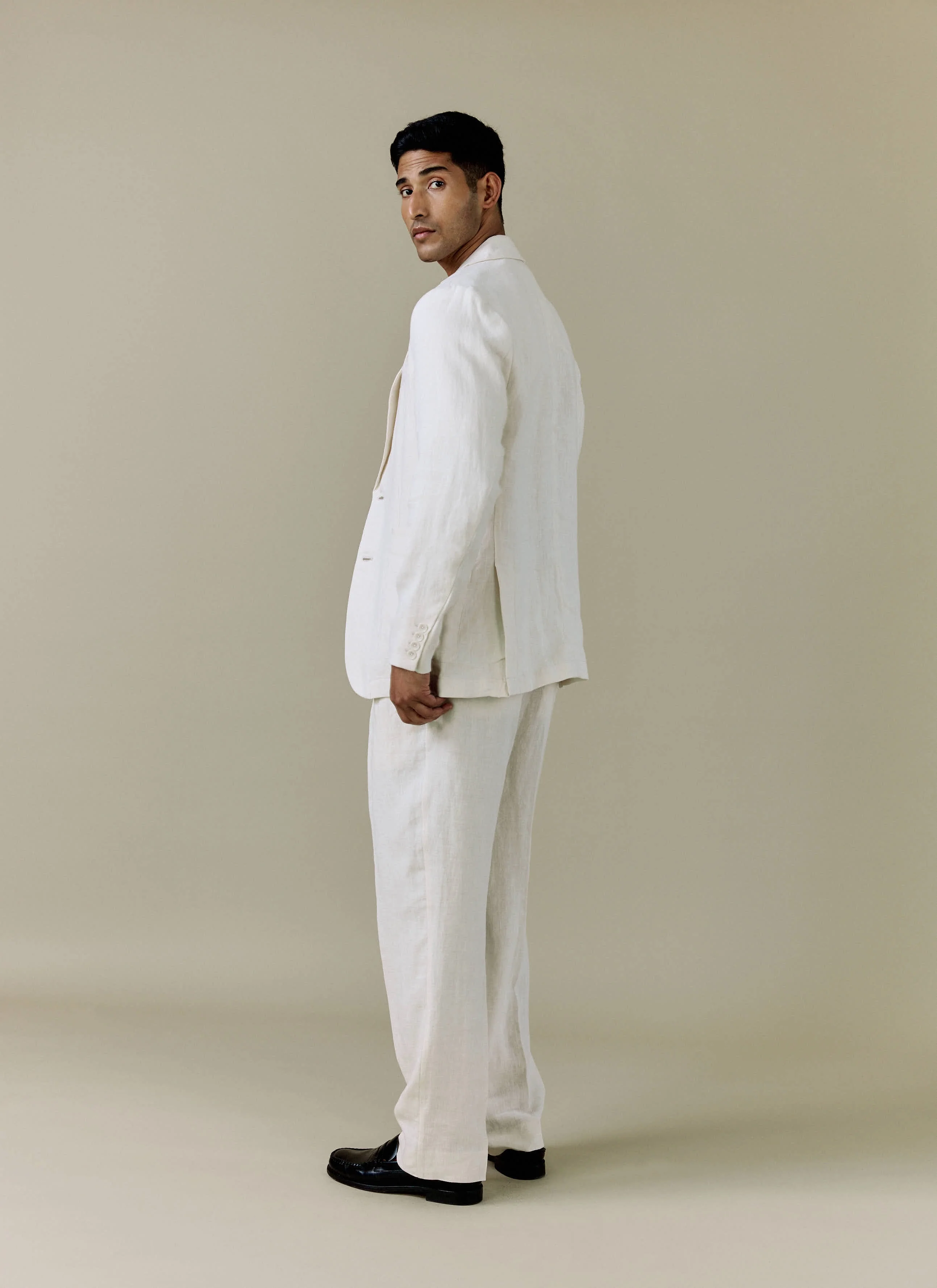 2121-tailored-linen-blazer-cream-4.webp Tailored Linen Blazer | Cream