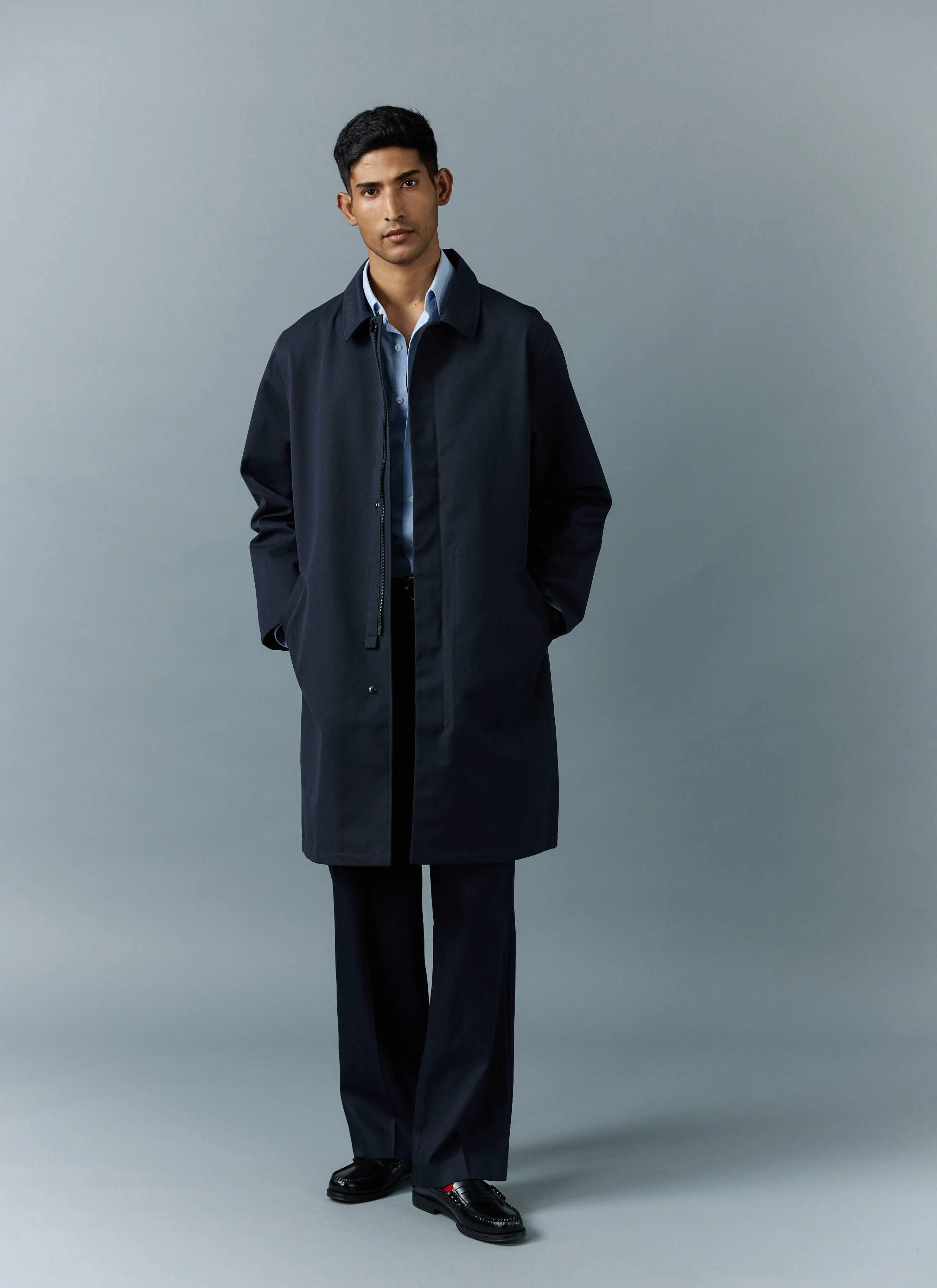 2135-men-s-navy-greyson-long-trench-coat-waterproof-midnight-with-olive-1.webp Men's Navy Greyson Long Trench Coat | Waterproof | Midnight with Olive