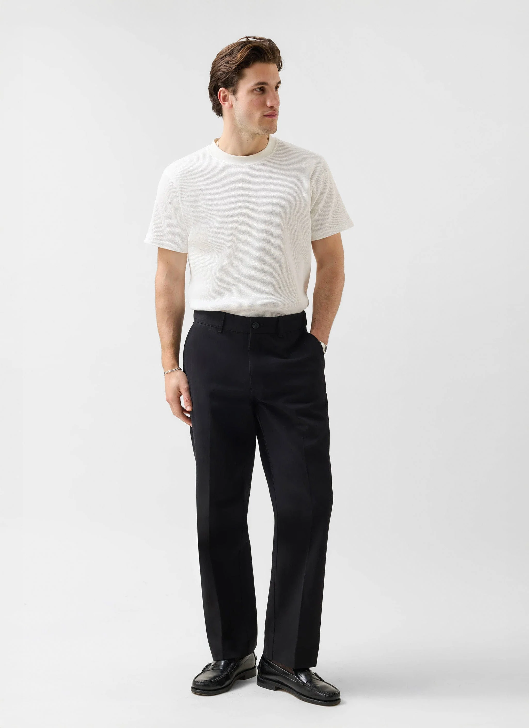 217-wide-leg-chino-cotton-black-2.webp Wide Leg Chino | Cotton | Black