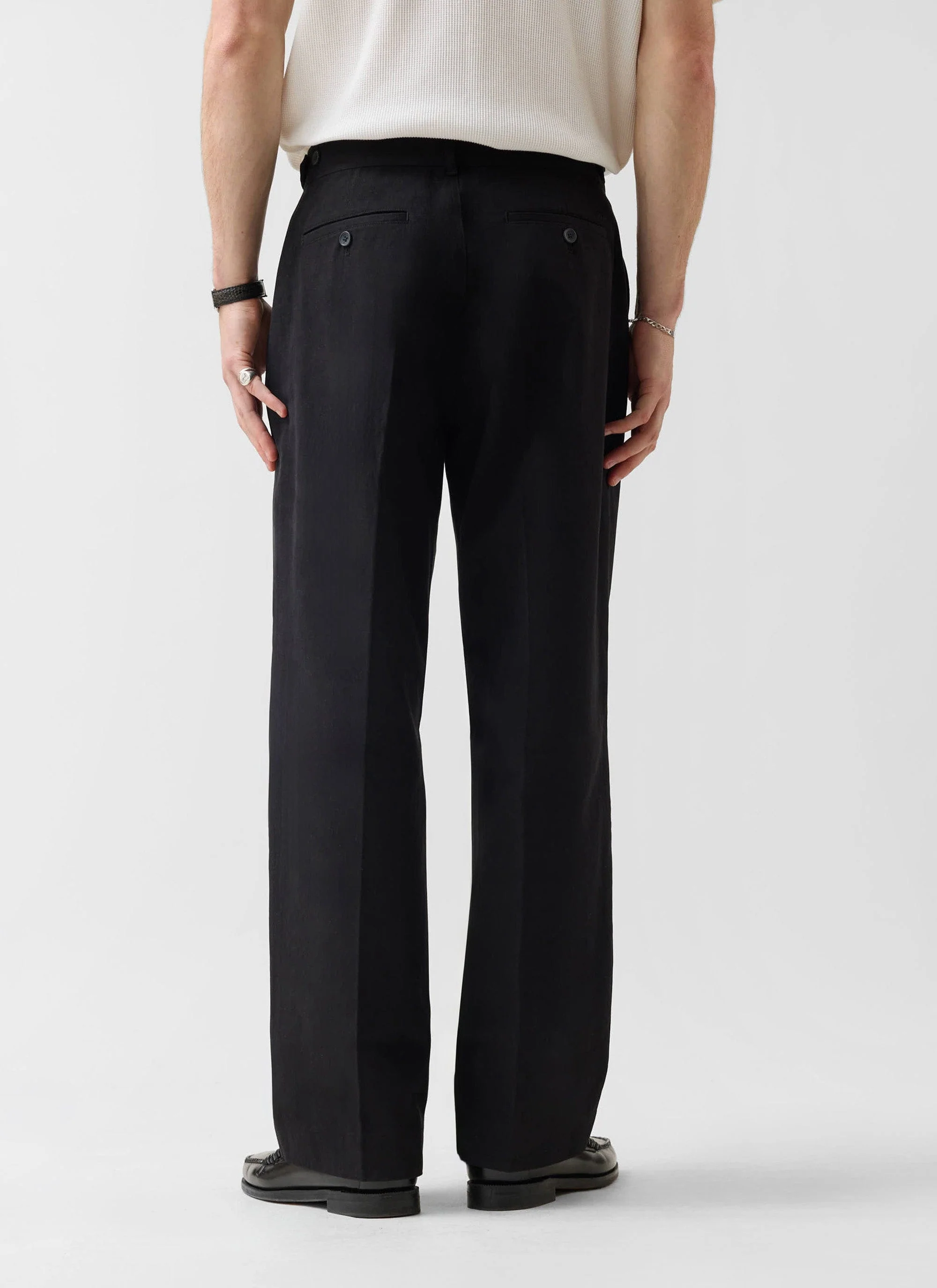 217-wide-leg-chino-cotton-black-5.webp Wide Leg Chino | Cotton | Black