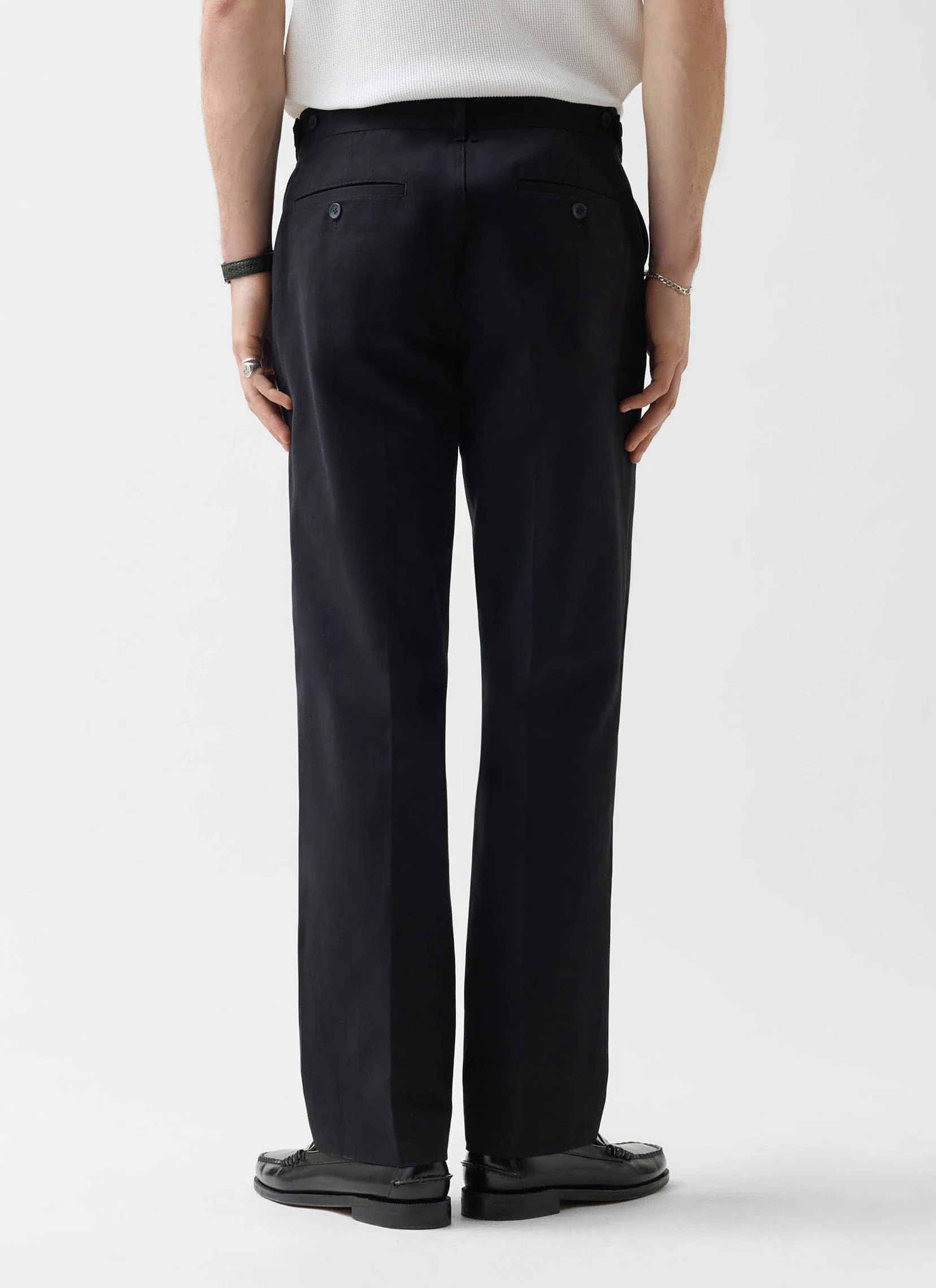 244-straight-leg-chino-cotton-black-5.webp Straight Leg Chino | Cotton | Black