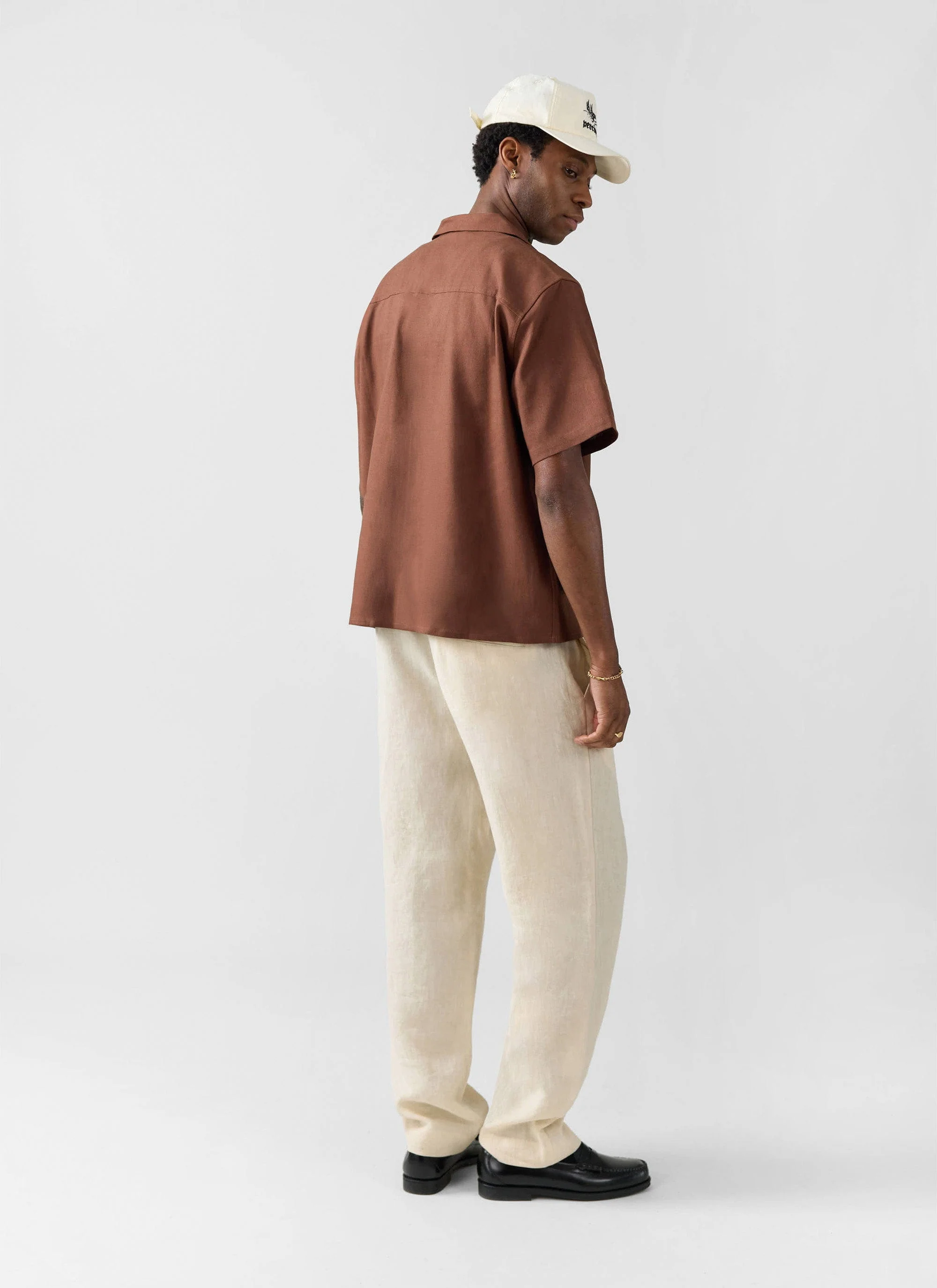 2519-short-sleeve-cuban-shirt-linen-brown-3.webp Short Sleeve Cuban Shirt | Linen | Brown