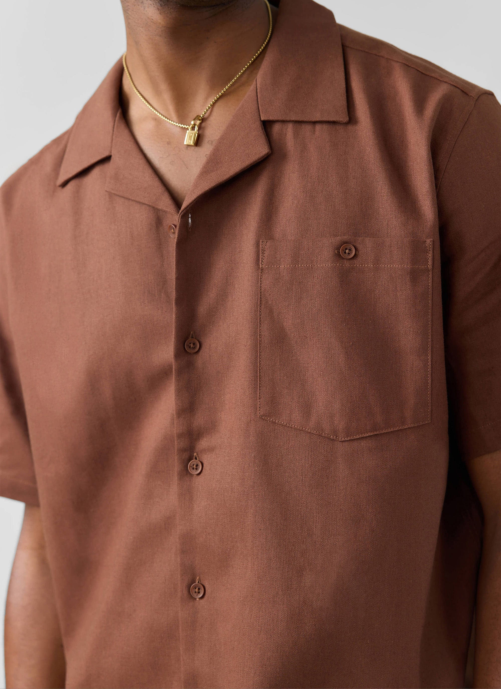 2519-short-sleeve-cuban-shirt-linen-brown-5.jpg Short Sleeve Cuban Shirt | Linen | Brown