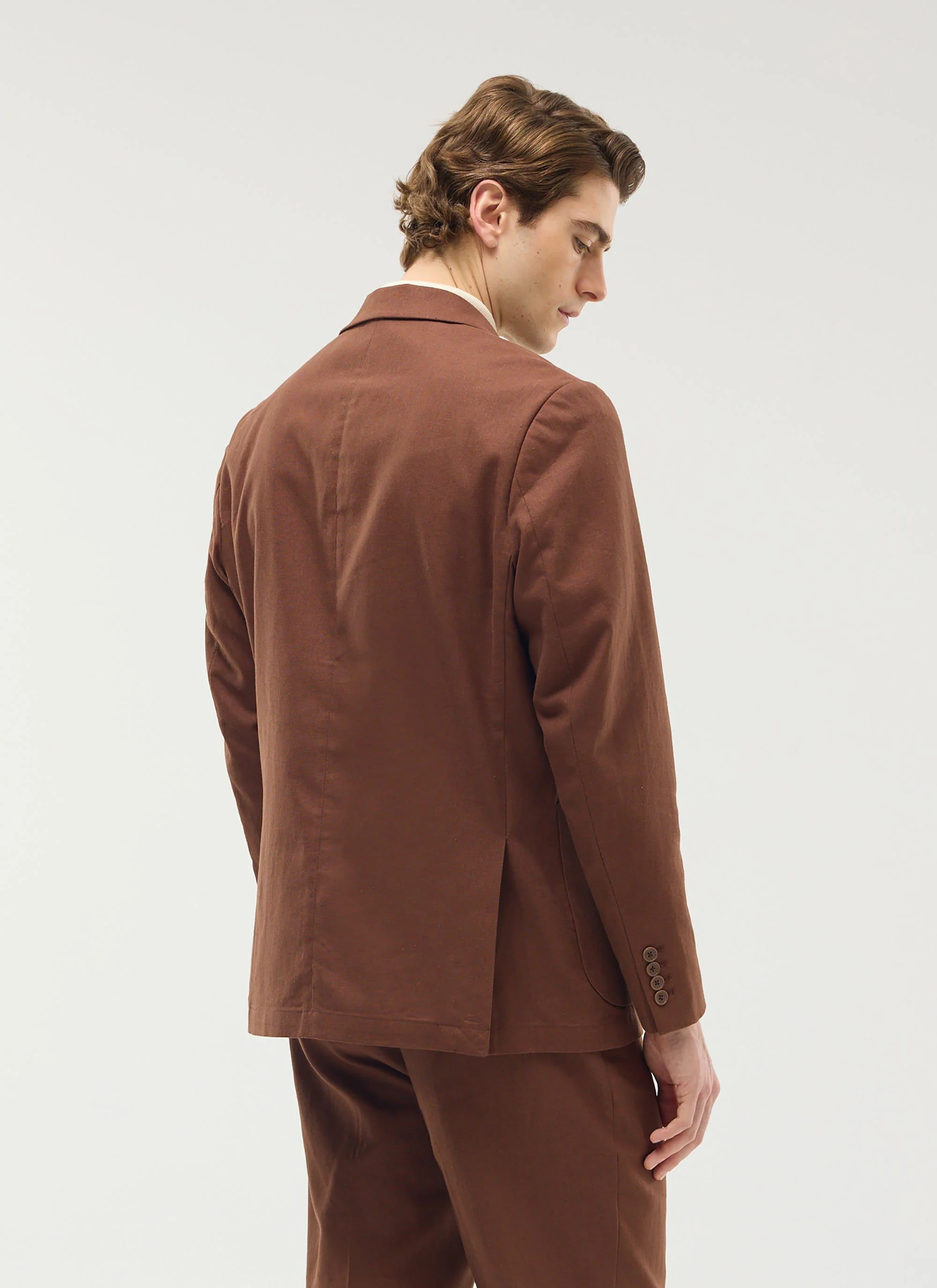2533-tailored-two-piece-suit-linen-brown-3.webp Tailored Two Piece Suit | Linen | Brown