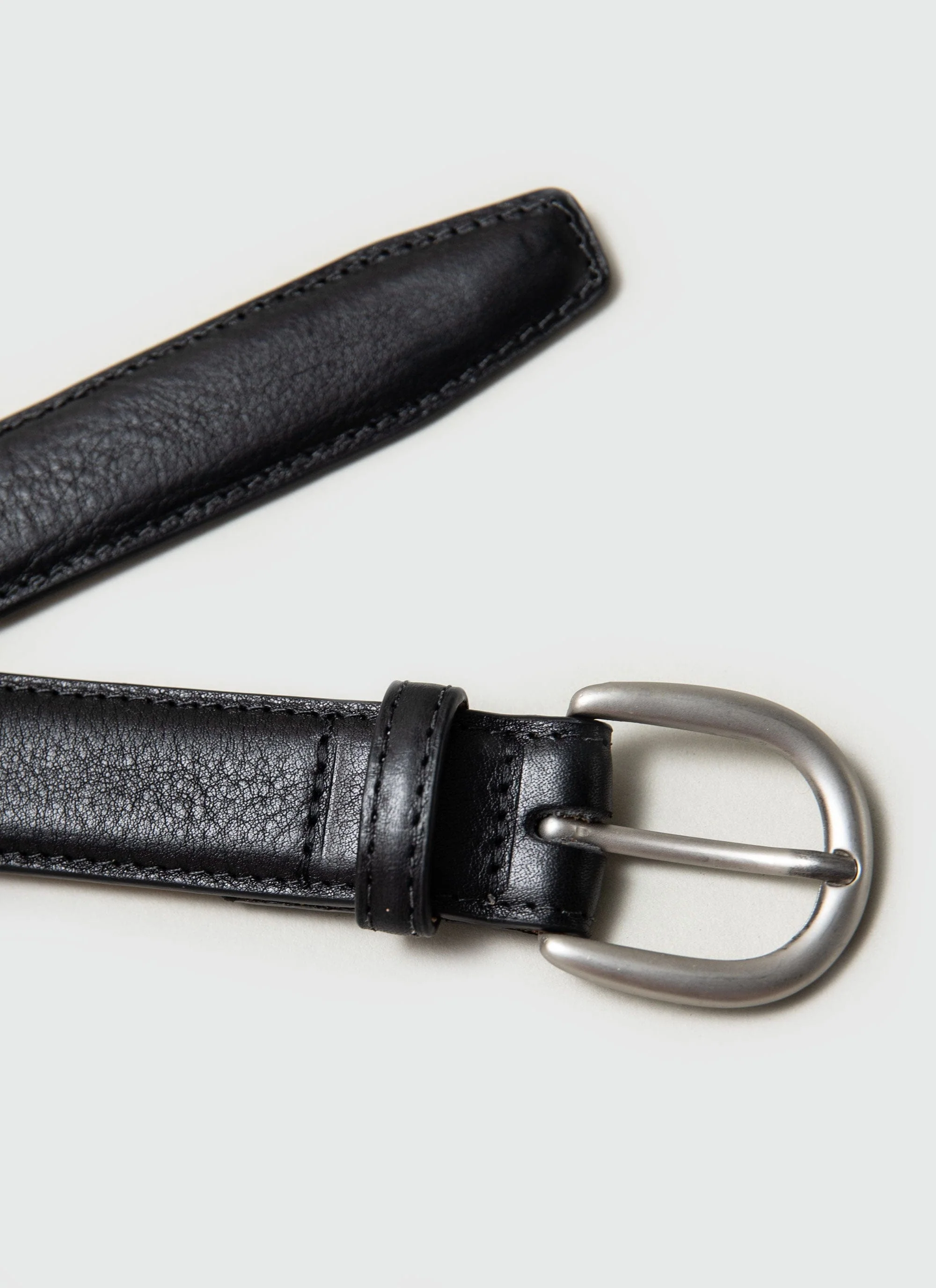 2718-men-s-leather-dress-belt-black-4.webp Men's Leather Dress Belt | Black