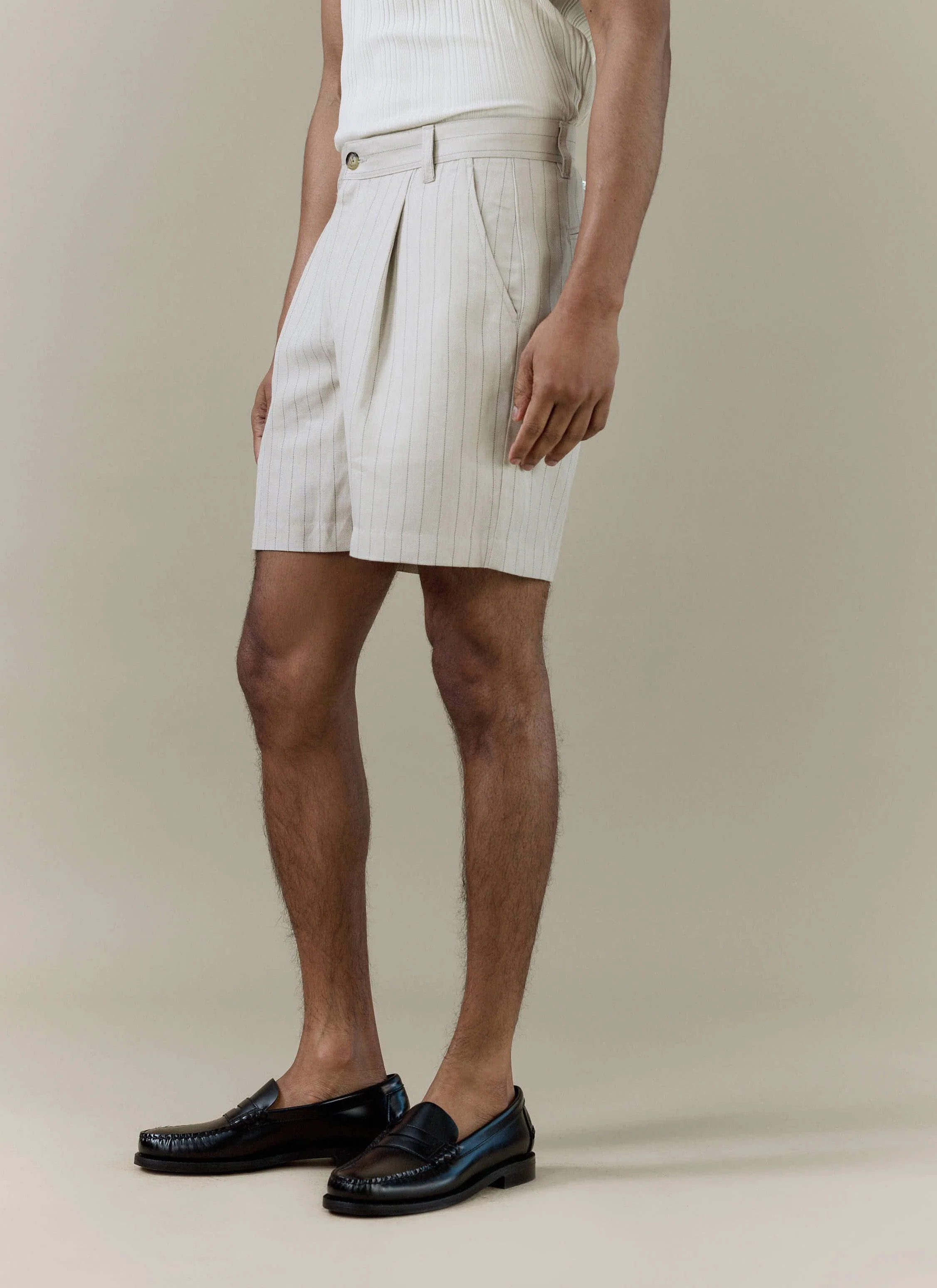 286-30-30-variation-4.webp Striped Tailored Shorts | Linen Blend | Cream