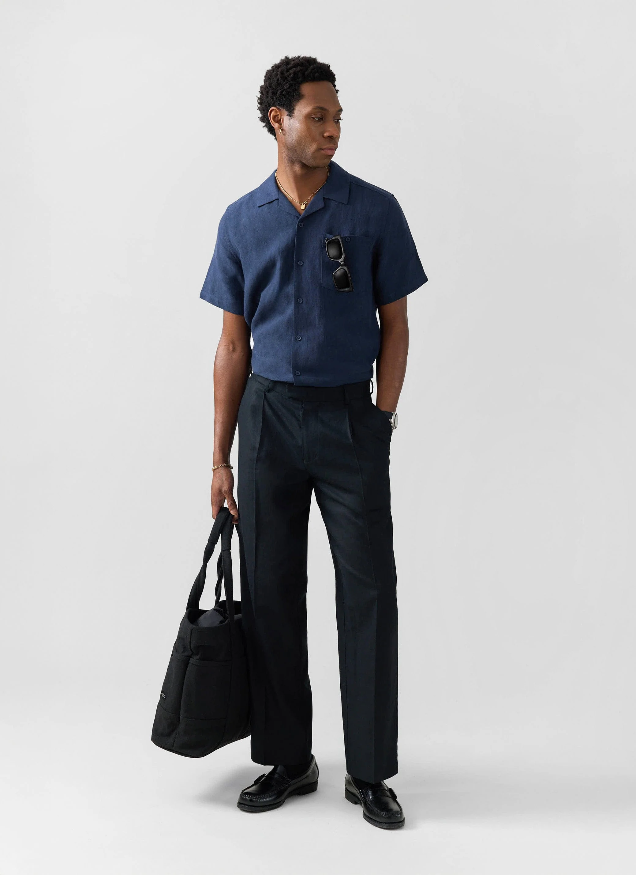 3206-short-sleeve-cuban-shirt-linen-navy-3.webp Short Sleeve Cuban Shirt | Linen | Navy