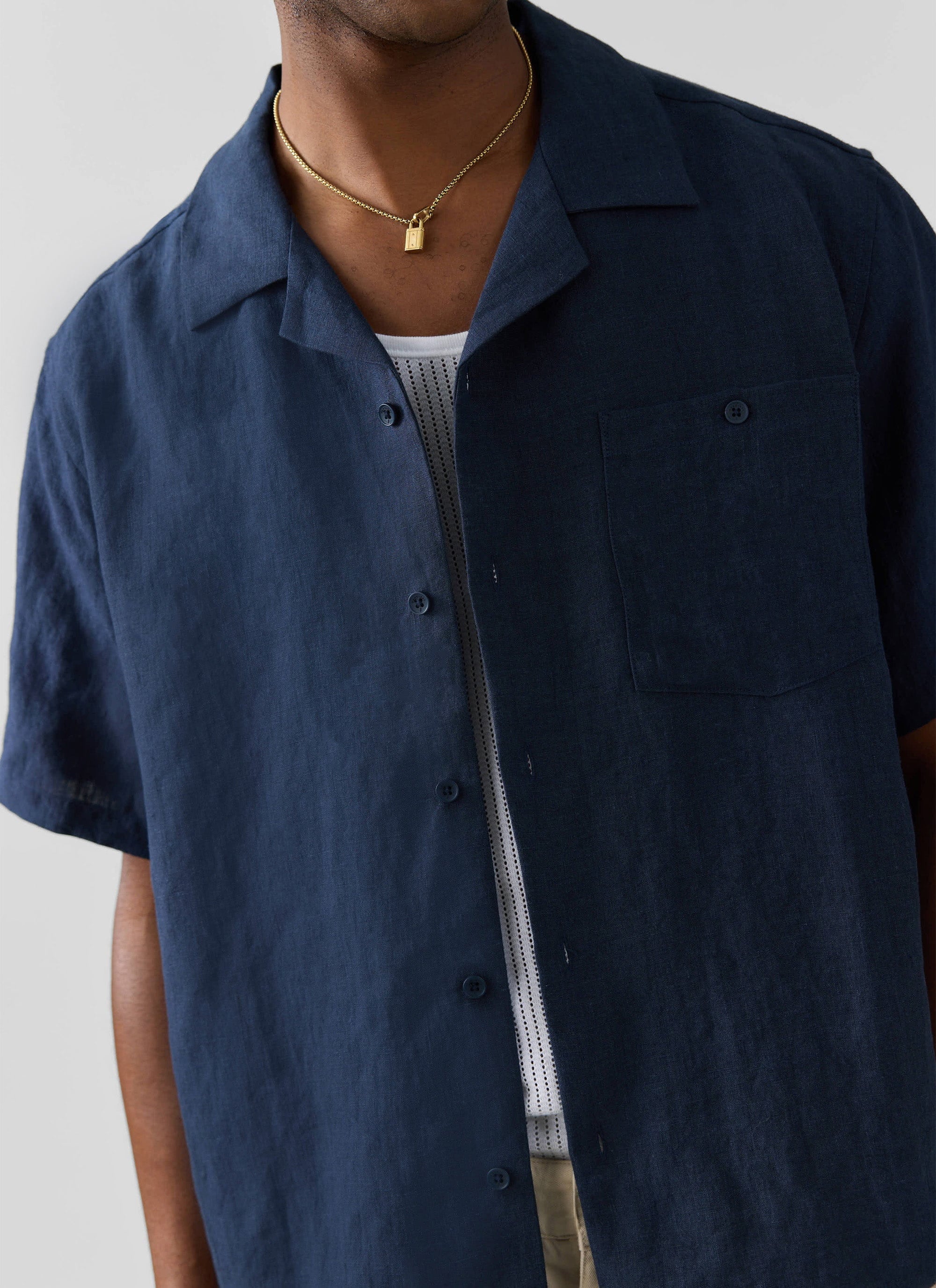 3206-short-sleeve-cuban-shirt-linen-navy-4.jpg Short Sleeve Cuban Shirt | Linen | Navy