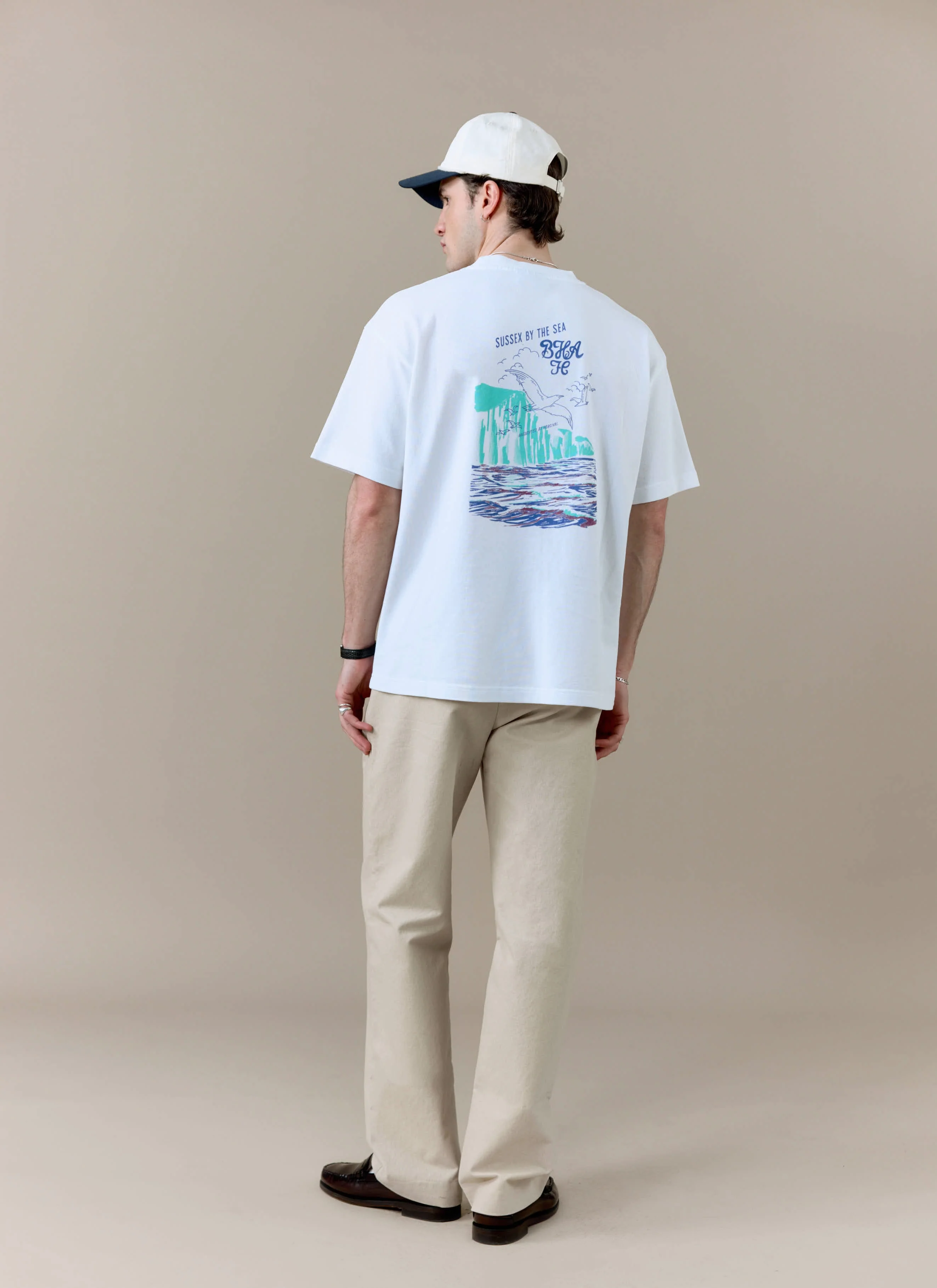 3638-beach-front-t-shirt-brighton-hove-albion-f.c.-x-percival-white-5.webp Beach Front T Shirt | Brighton & Hove Albion F.C. x Percival | White