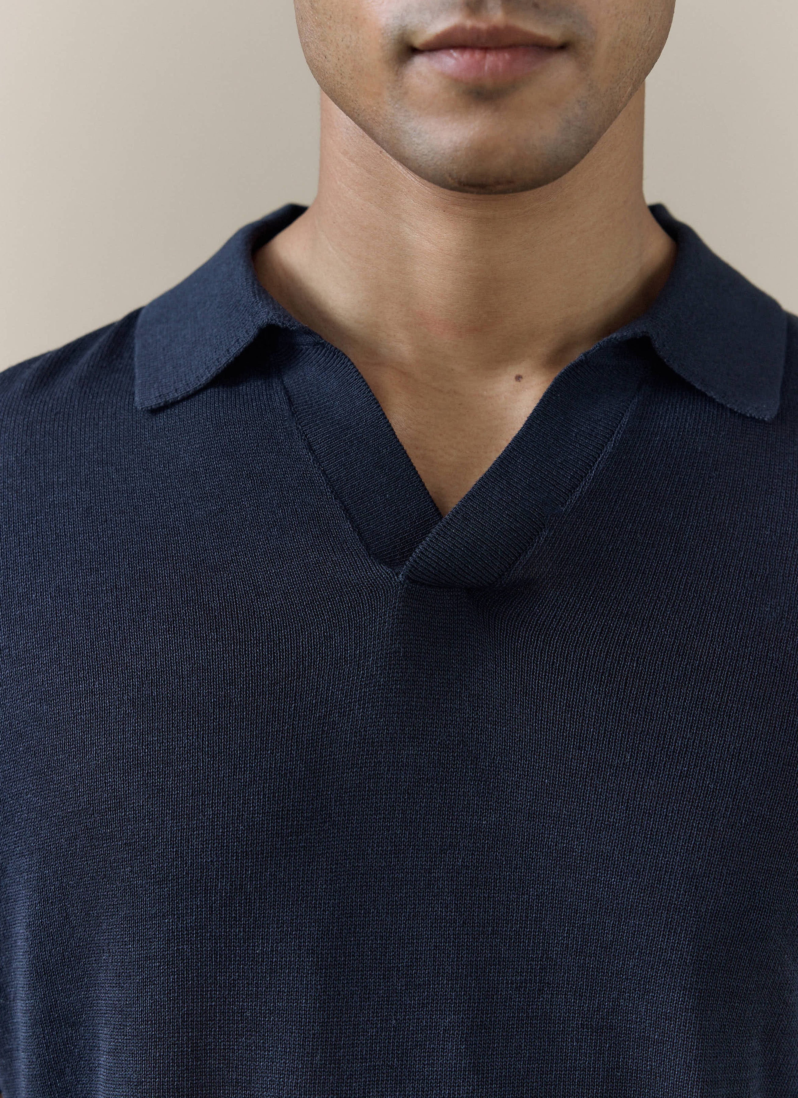 368-laurence-knitted-polo-linen-lyocell-blend-navy-4.jpg Laurence Knitted Polo | Linen Lyocell Blend | Navy