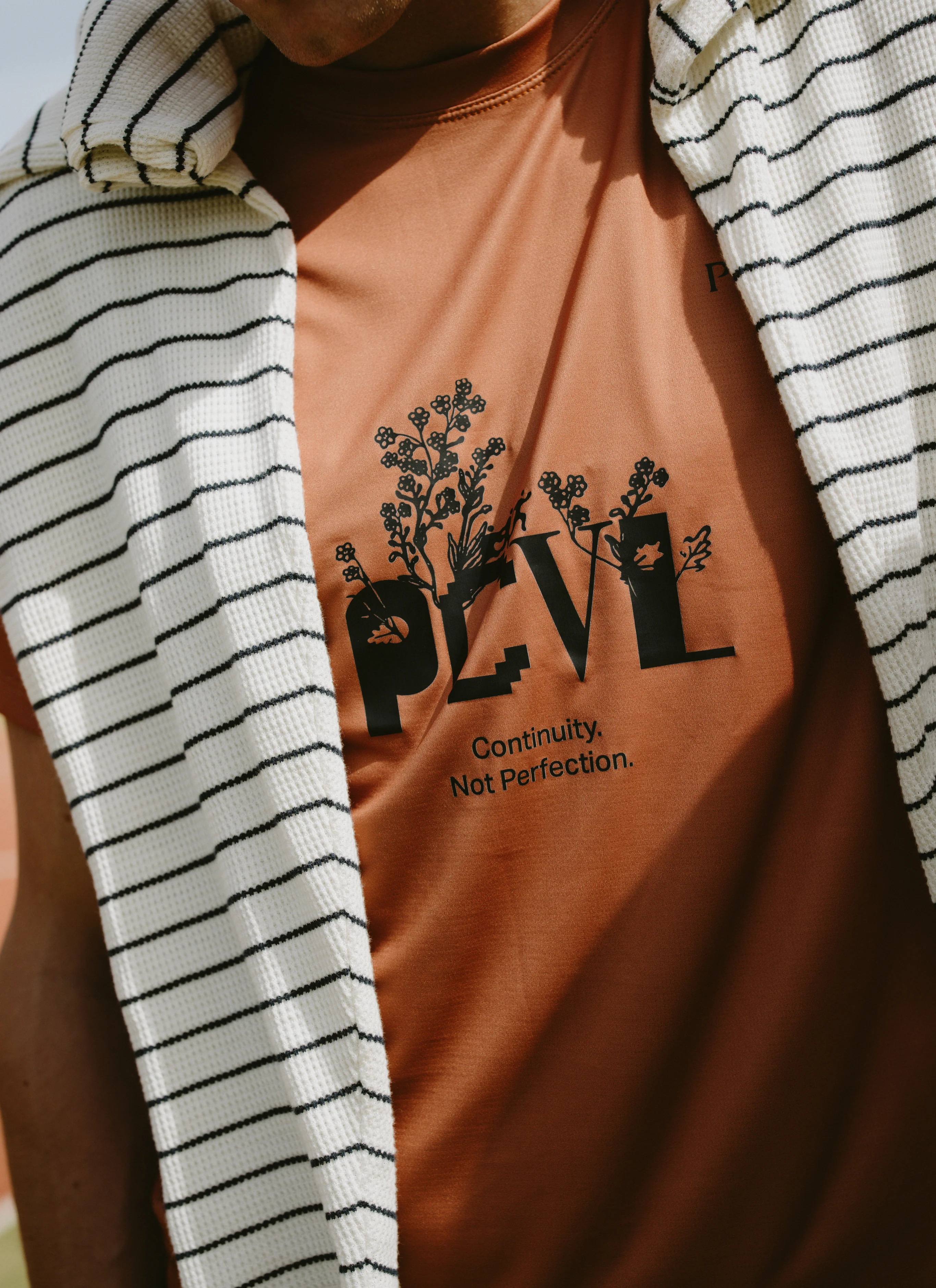PCVL Graphic Printed Performance Top | Rust