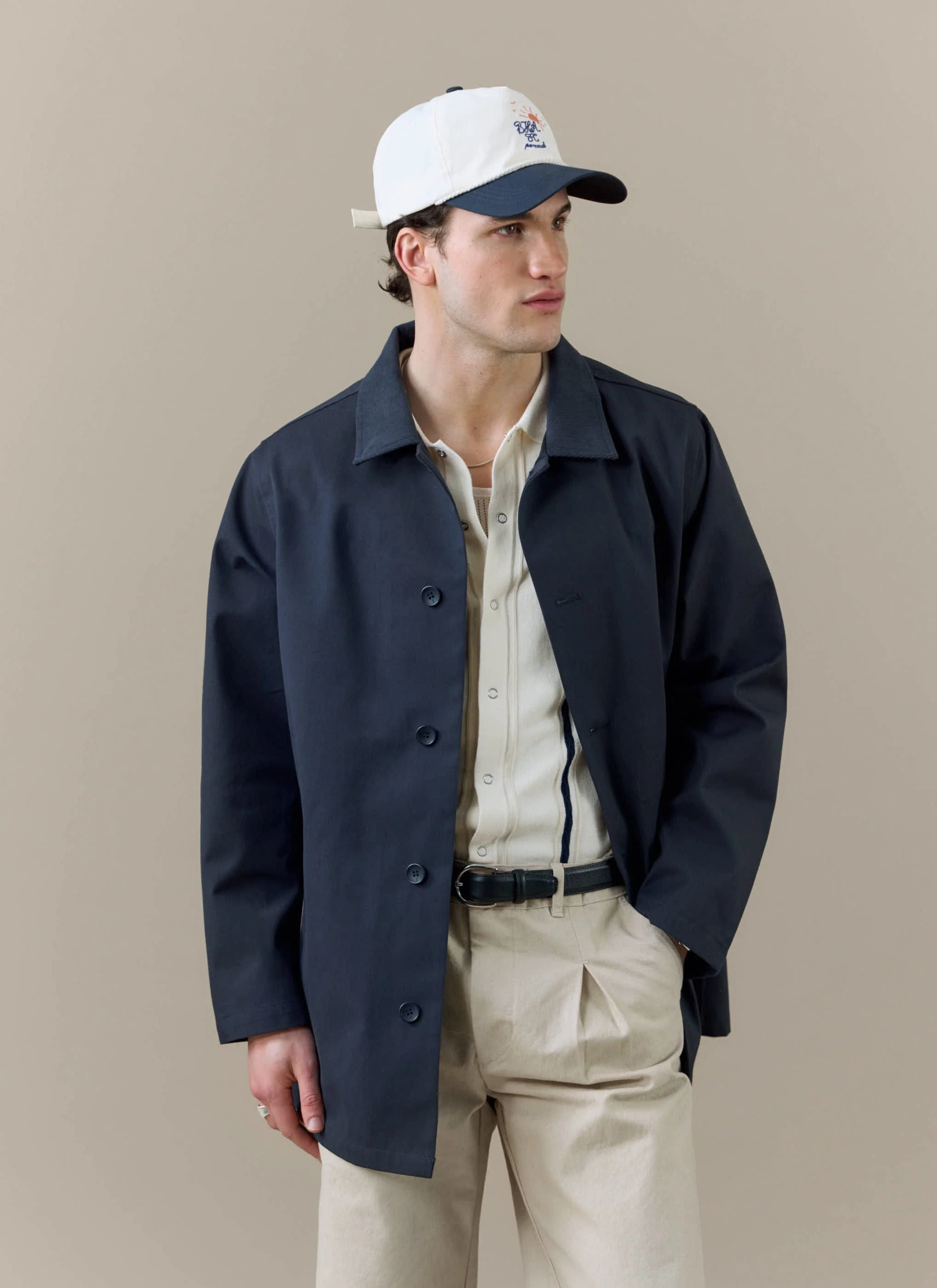 3918-sherlock-short-trench-brighton-hove-albion-f.c.-x-percival-midnight-with-olive-1.webp Sherlock Short Trench | Brighton & Hove Albion F.C. x Percival | Midnight with Olive
