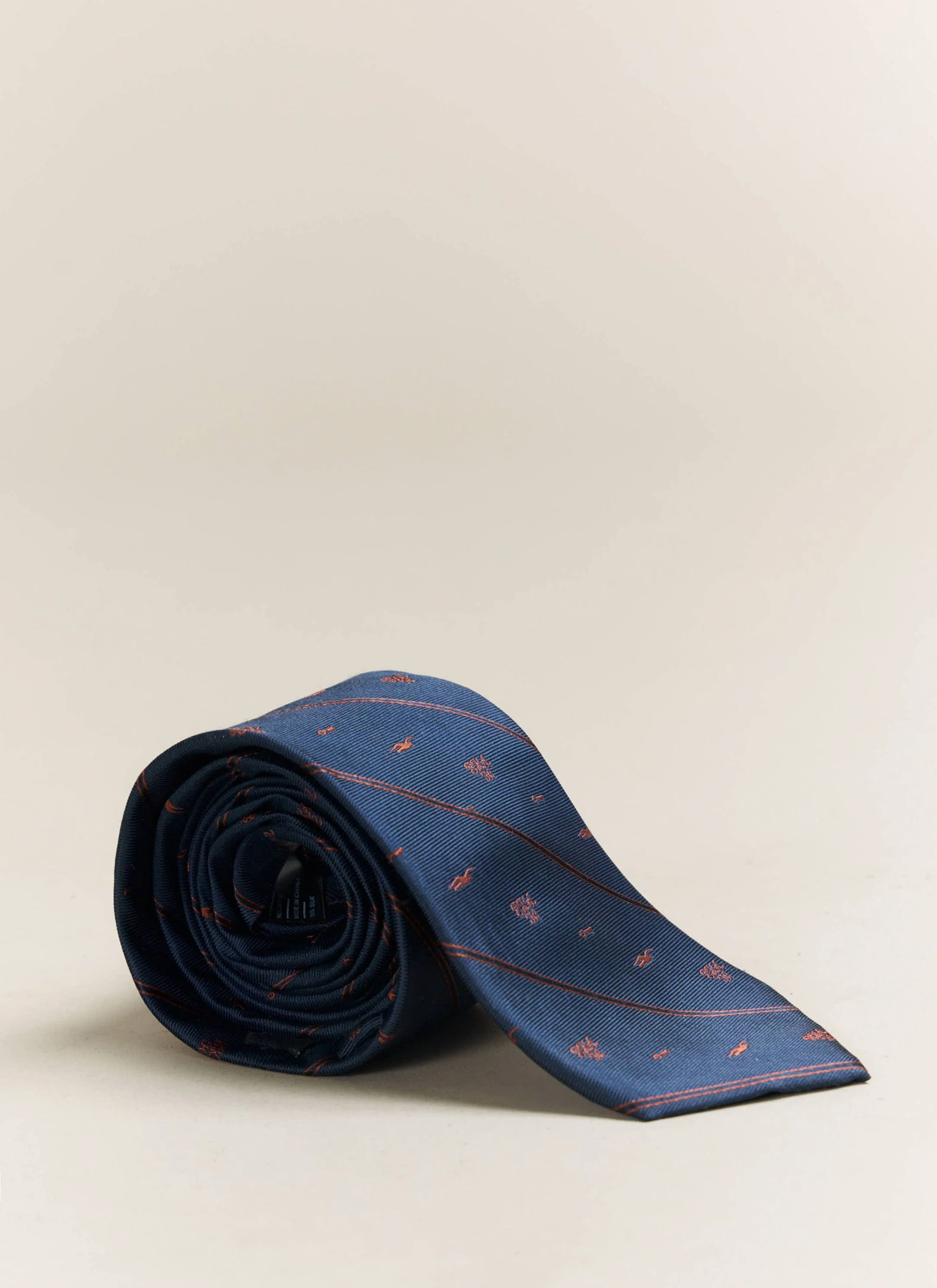 4011-jacquard-stripe-silk-tie-brighton-hove-albion-f.c.-x-percival-navy-4.webp Jacquard Stripe Silk Tie | Brighton & Hove Albion F.C. x Percival | Navy