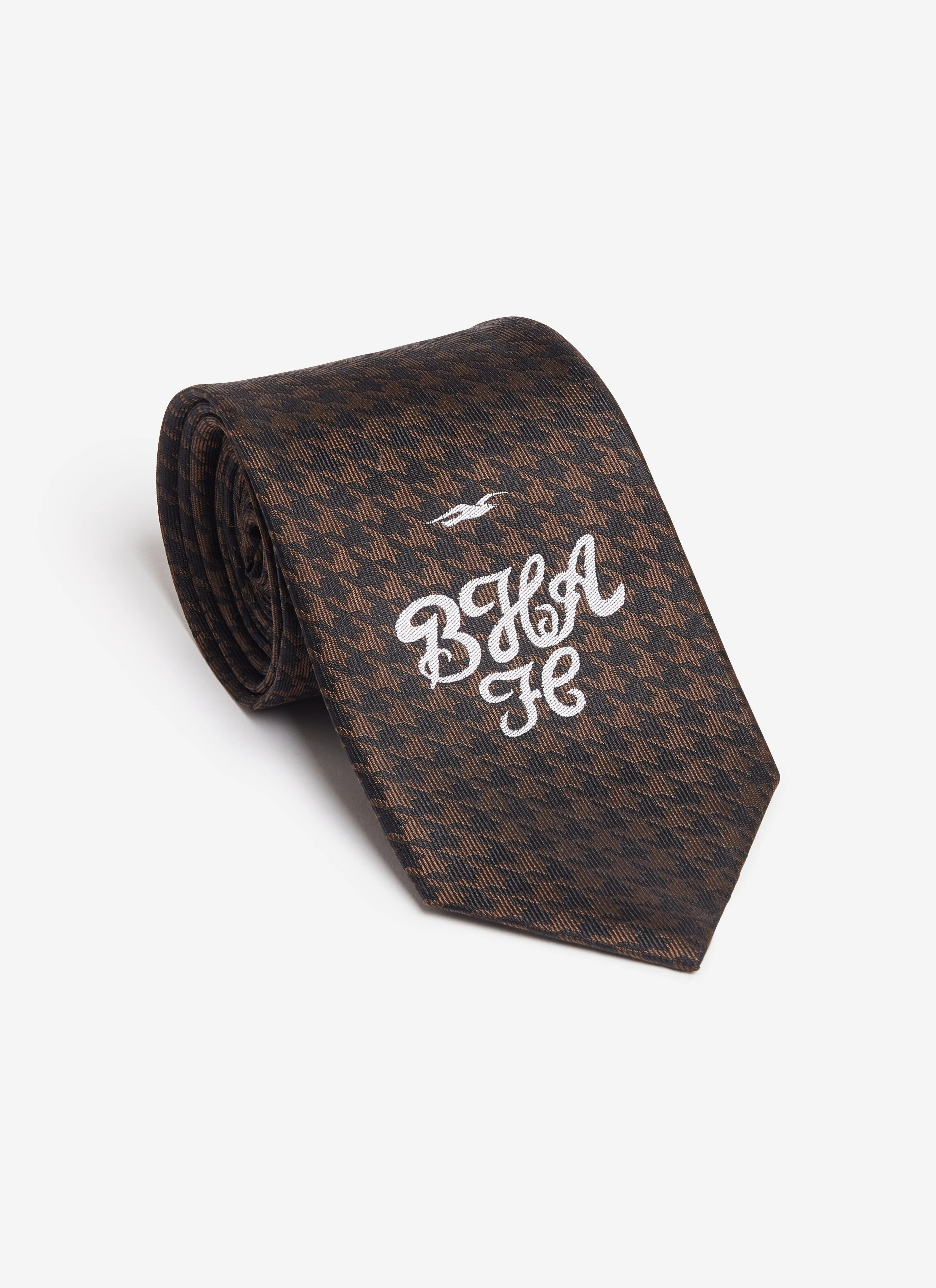 4015-houndstooth-jacquard-silk-tie-brighton-hove-albion-f.c.-x-percival-brown-6.webp Houndstooth Jacquard Silk Tie | Brighton & Hove Albion F.C. x Percival | Brown