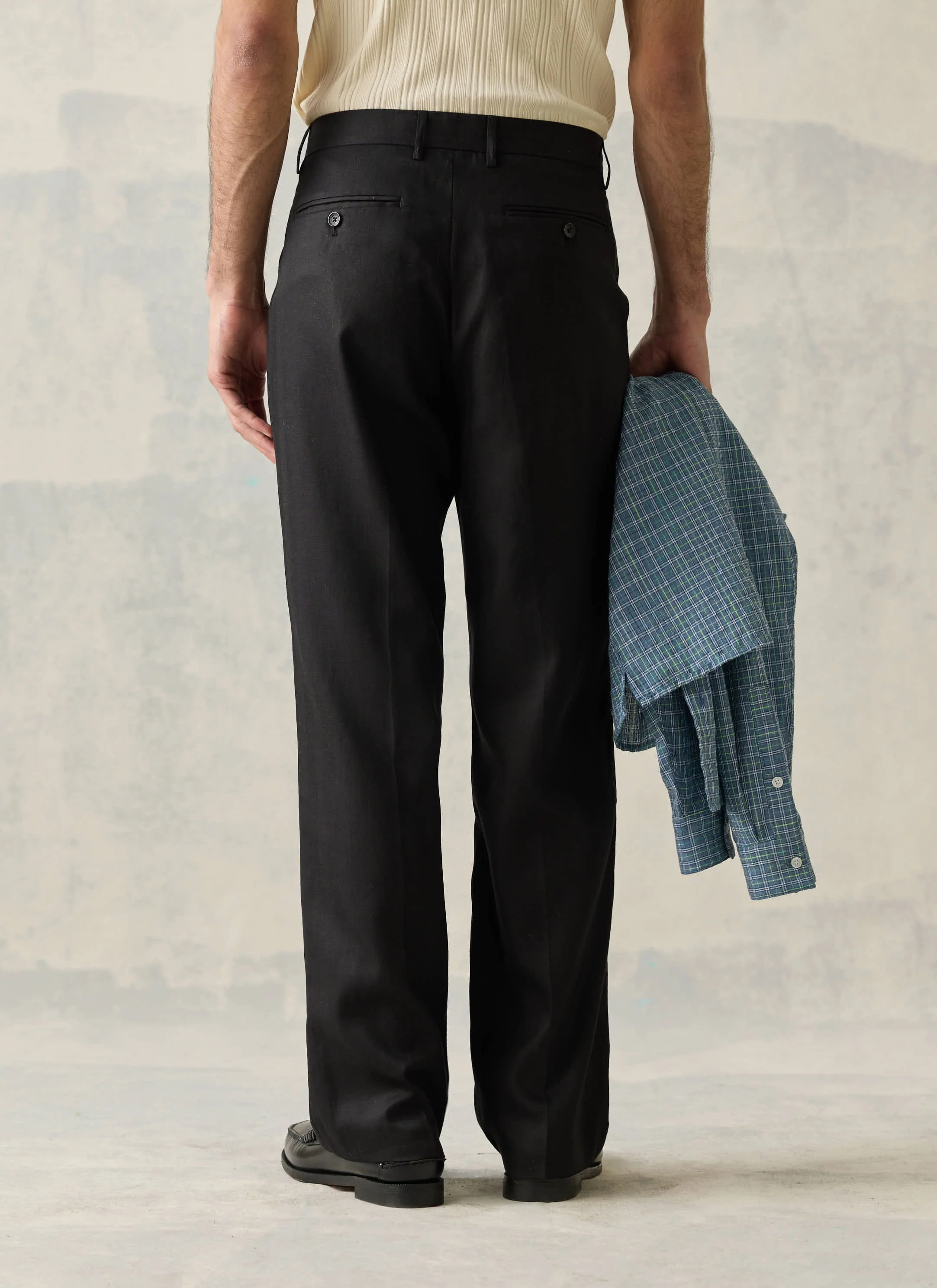 418-double-pleated-leg-trousers-lyocell-black-4.webp Double Pleated Leg Trousers | Lyocell | Black