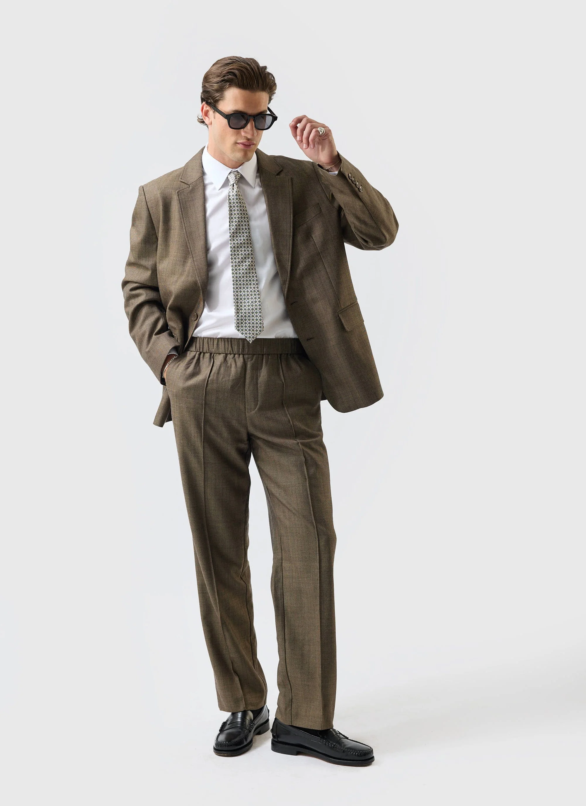 4264-grounds-tailored-blazer-herringbone-wool-oak-4.webp Grounds Tailored Blazer | Herringbone Wool | Oak