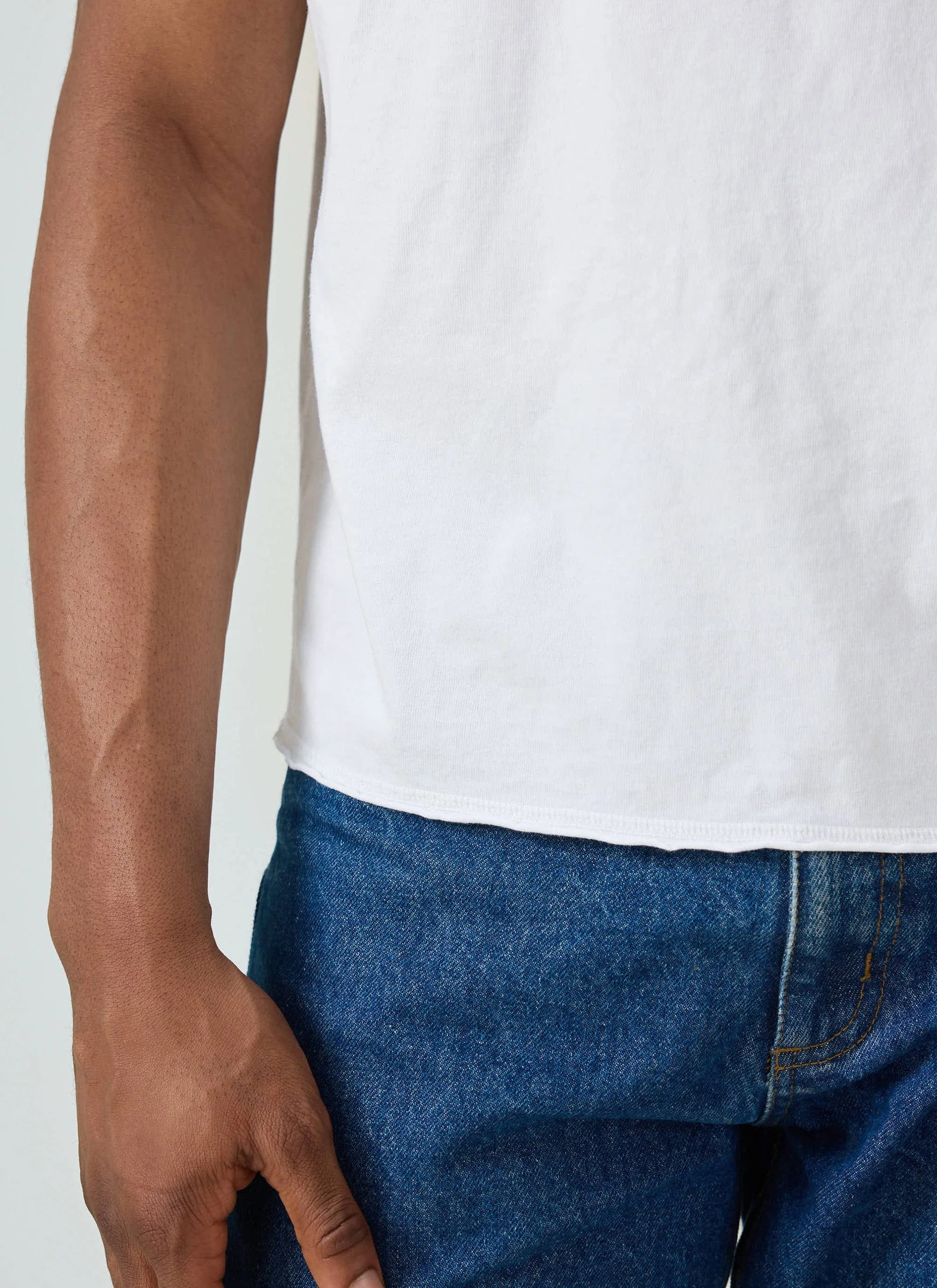 4285-flag-raw-hem-t-shirt-champion-x-percival-white-4.webp Flag Raw Hem T Shirt | Champion x Percival | White