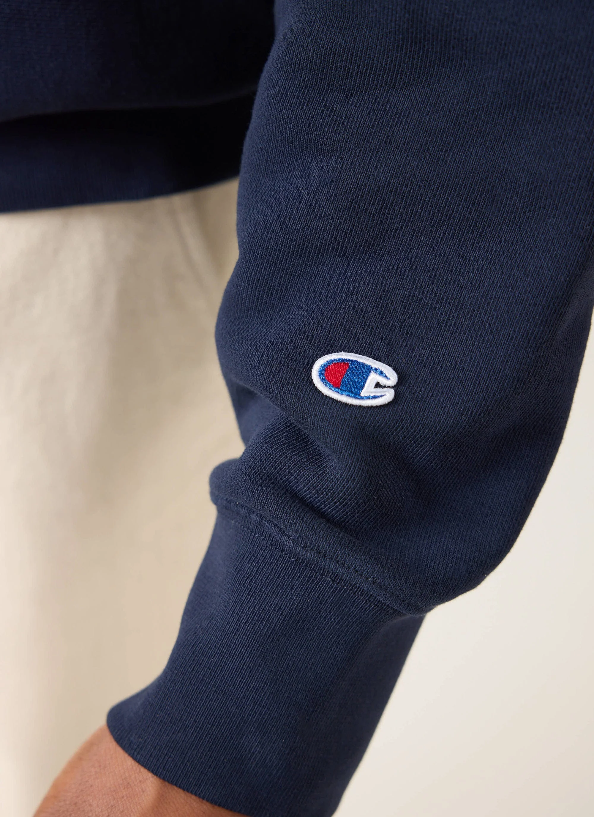 4407-chenille-patch-jersey-sweatshirt-champion-x-percival-navy-7.webp Chenille Patch Jersey Sweatshirt | Champion x Percival | Navy