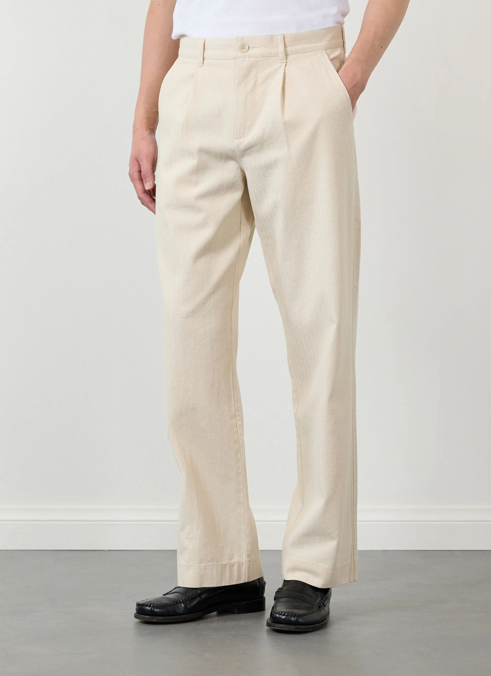 4792-program-pleated-trousers-cotton-cream-1.webp Program Pleated Trousers | Cotton | Cream