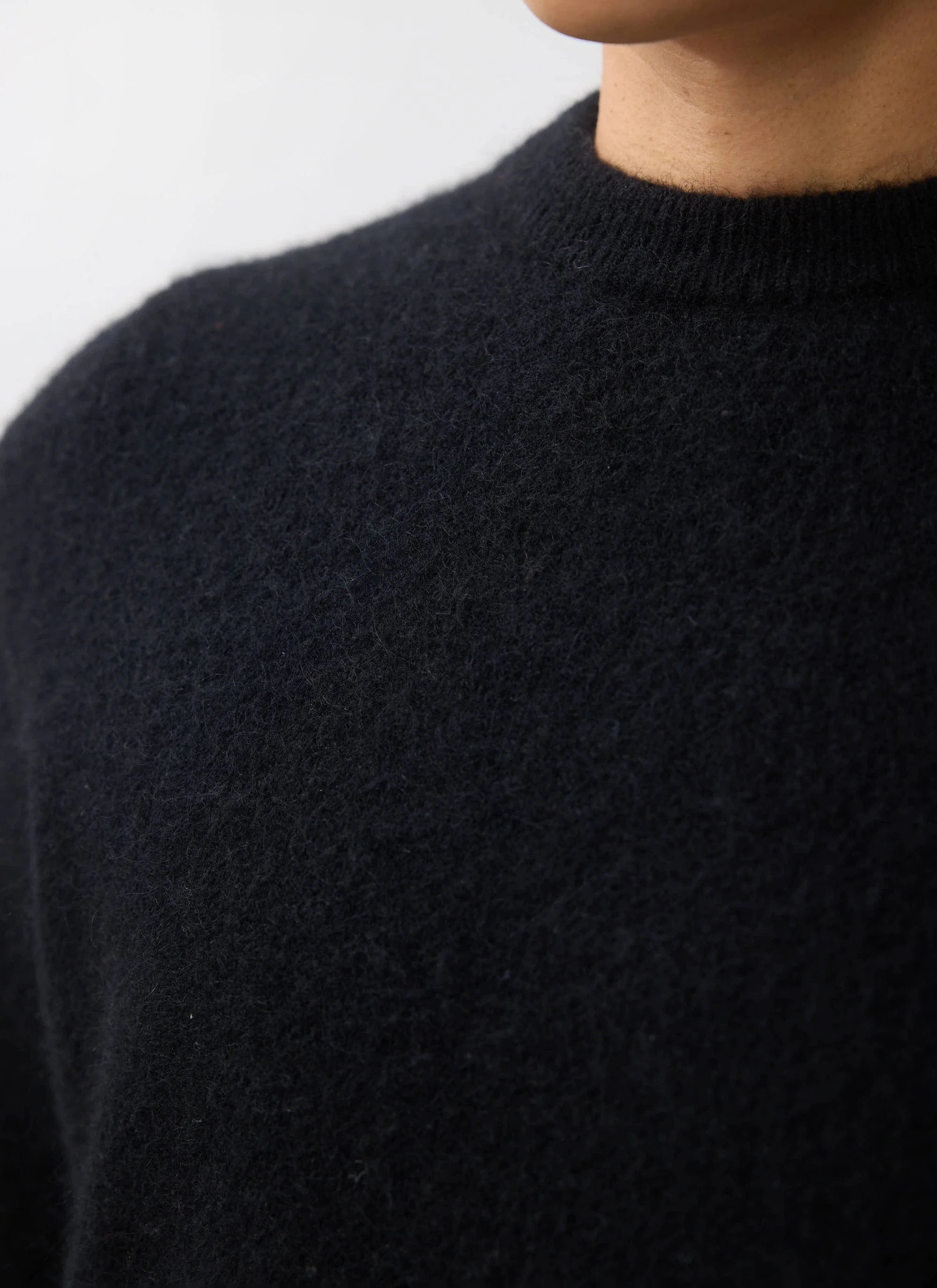 4922-white-glove-boxy-crew-neck-jumper-mohair-black-3.webp White Glove Boxy Crew Neck Jumper | Mohair | Black
