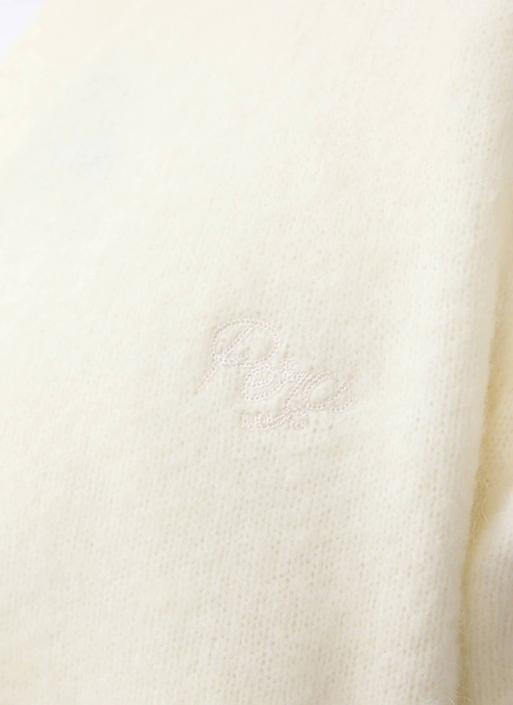 4929-white-glove-cardigan-mohair-cream-6.webp White Glove Cardigan | Mohair | Cream