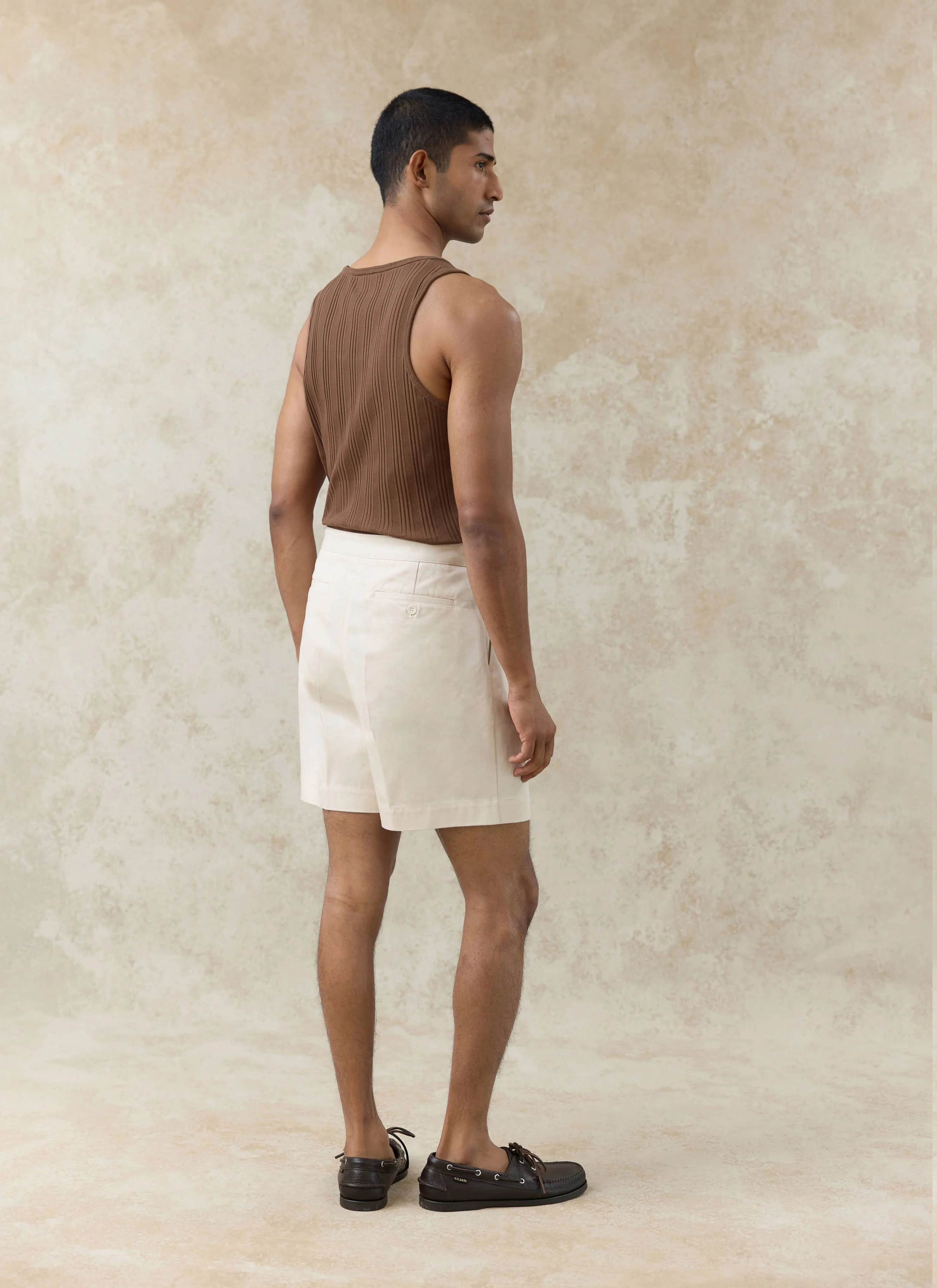 511-leon-ribbed-vest-cotton-brown-5.webp Leon Ribbed Vest | Cotton | Brown