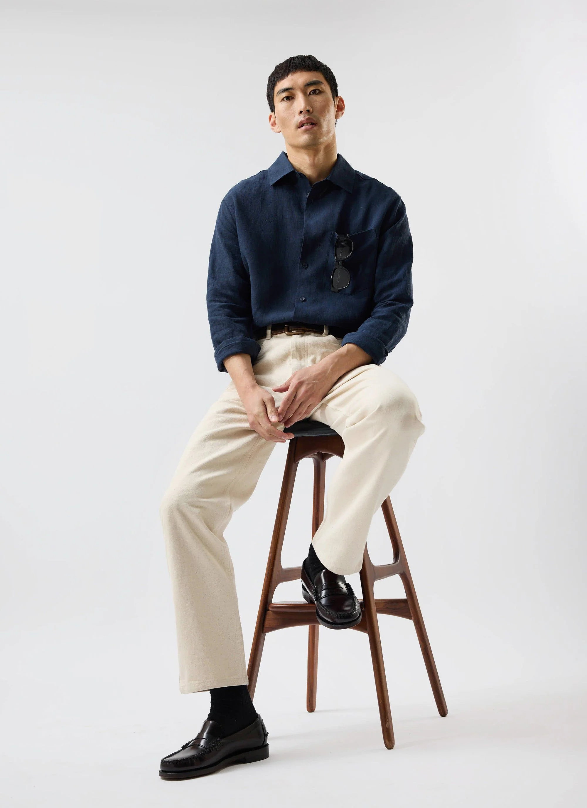 5514-pearce-shirt-linen-navy-7.webp Pearce Shirt | Linen | Navy