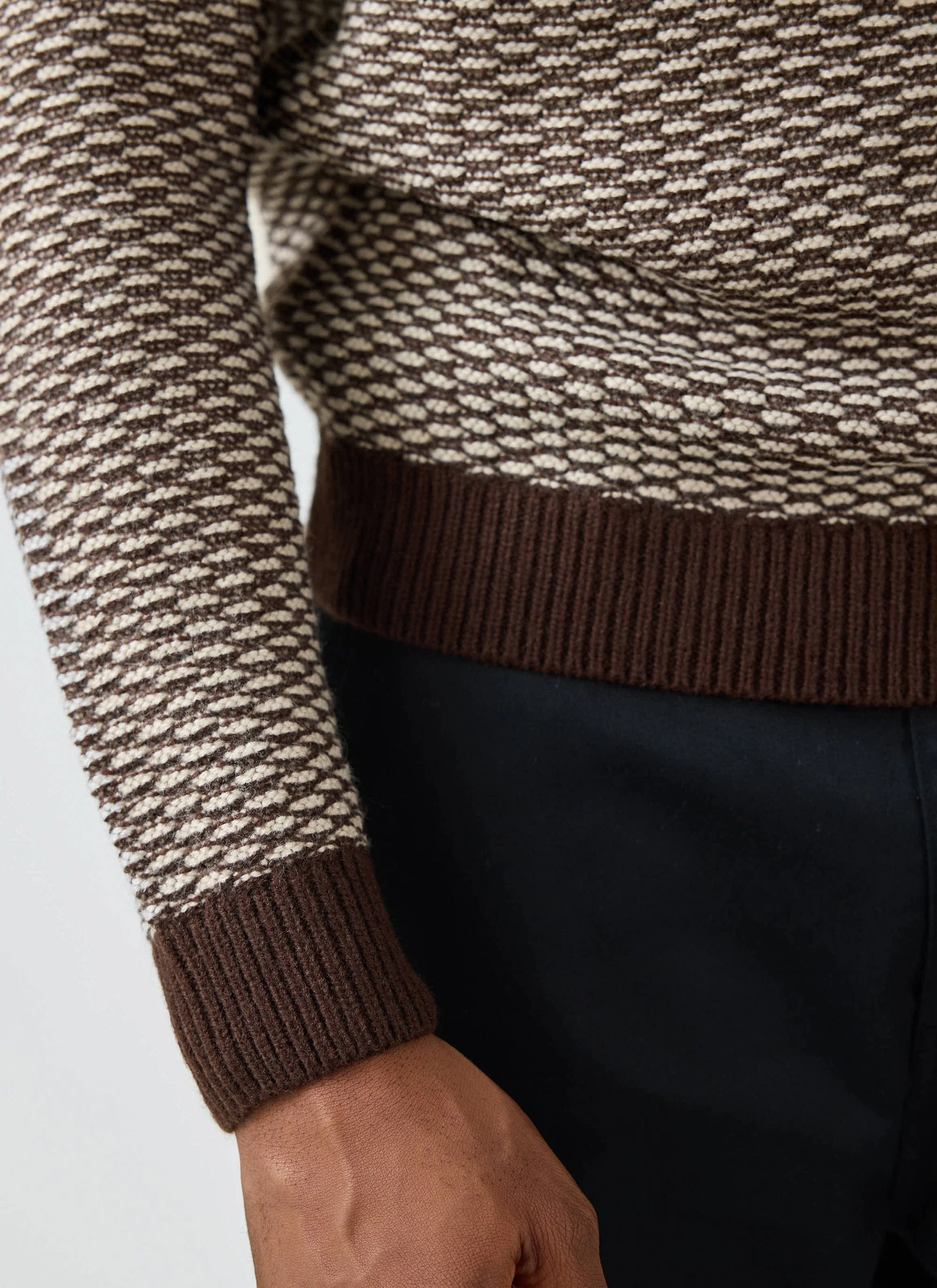 5779-charlestown-knitted-jumper-chocolate-beige-5.webp Charlestown Knitted Jumper | Chocolate Beige