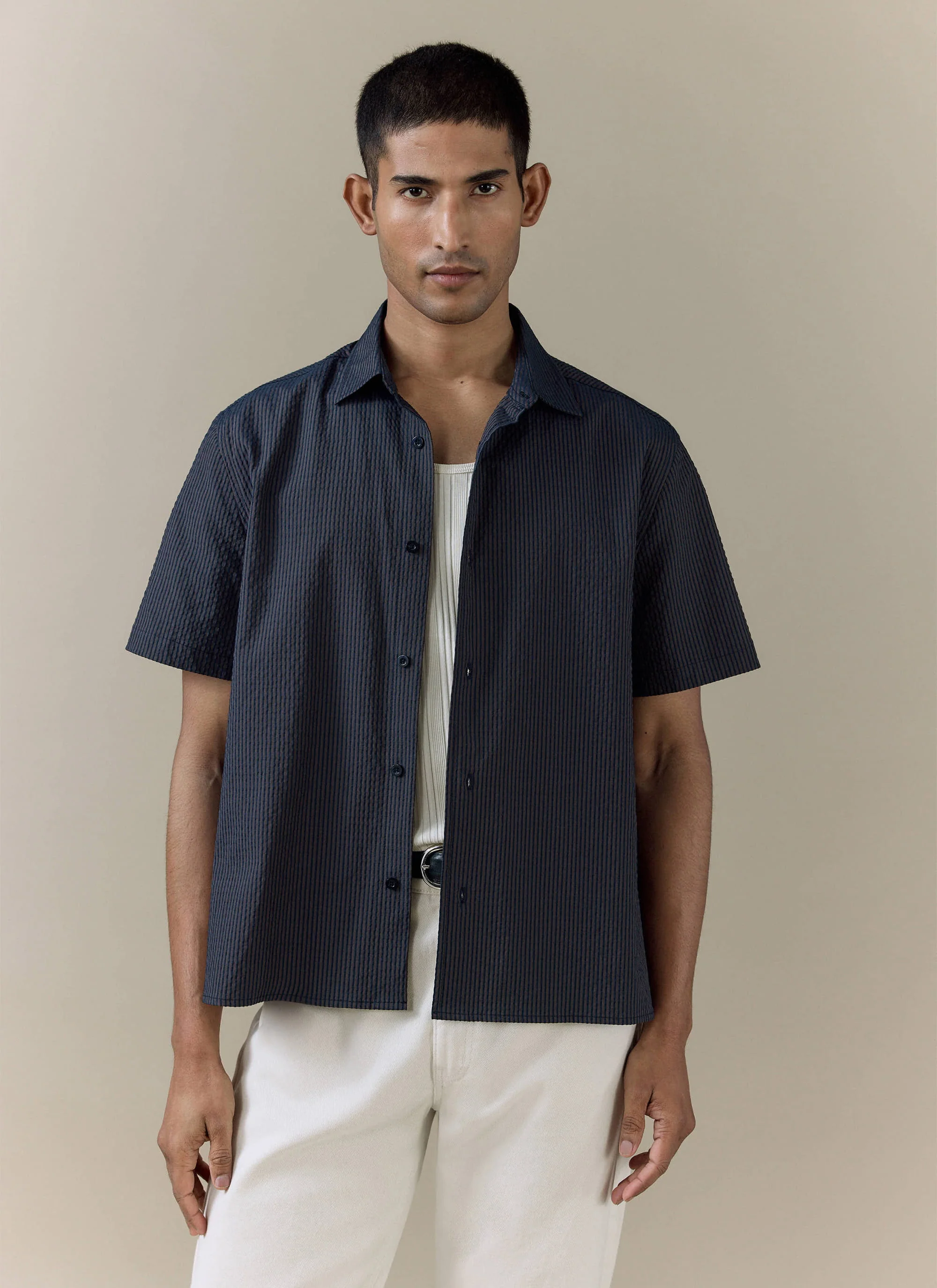 601-rowan-seersucker-boxy-shirt-cotton-navy-stripe-4.webp Rowan Seersucker Boxy Shirt | Cotton | Navy Stripe