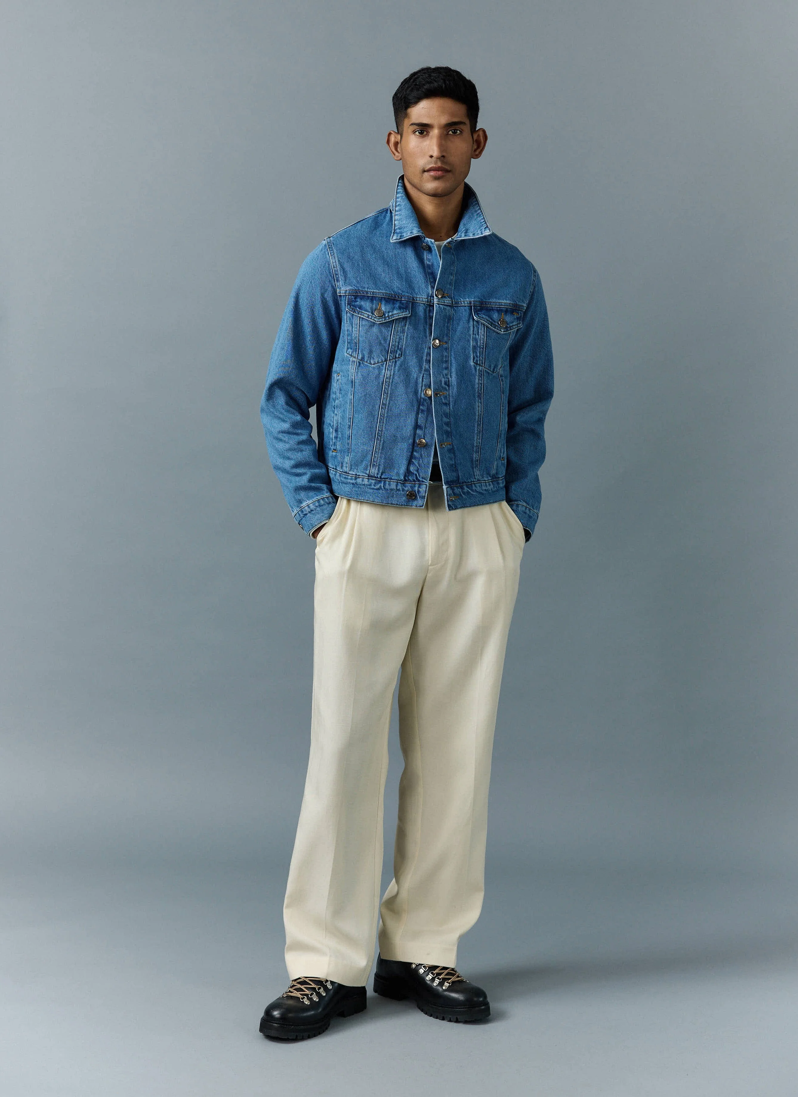 702-xs-xs-variation-2.webp Western Trucker Jacket | Denim | Light Wash Blue