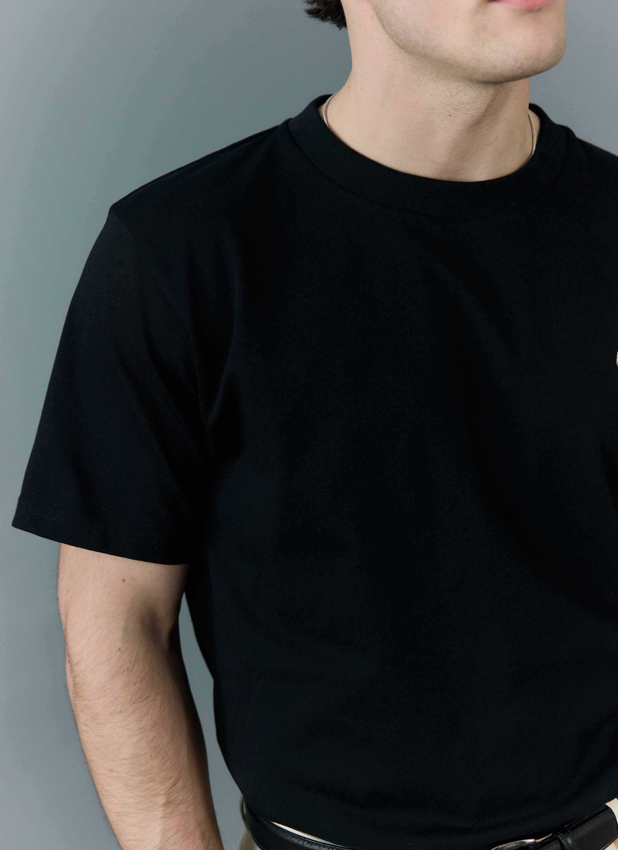 715-men-s-plain-black-t-shirt-regular-fit-organic-cotton-4.jpg Men's Plain Black T Shirt | Regular Fit | Organic Cotton