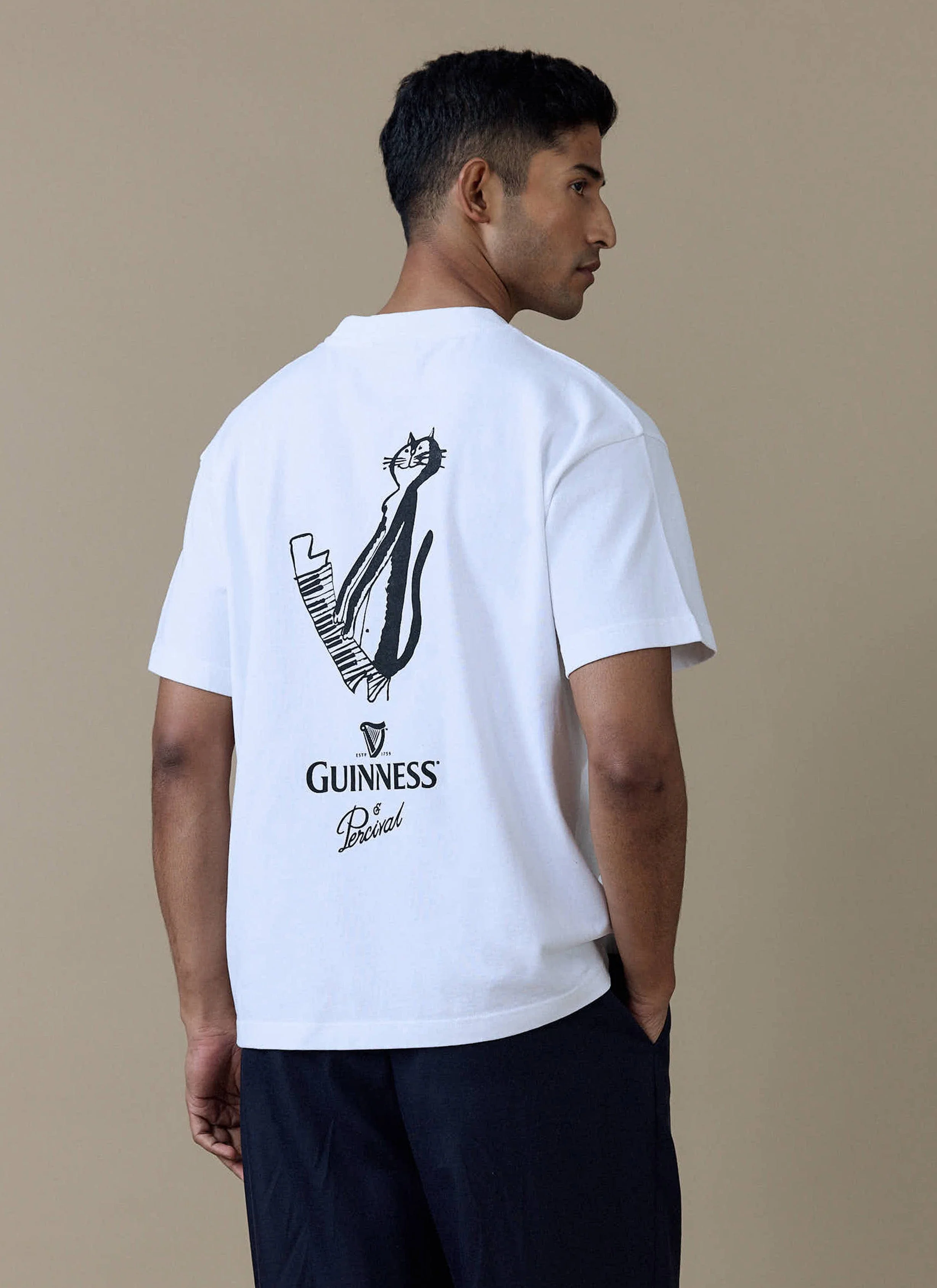 750-soloist-cat-oversized-t-shirt-guinness-x-percival-white-1.webp Soloist Cat Oversized T Shirt | Guinness x Percival | White