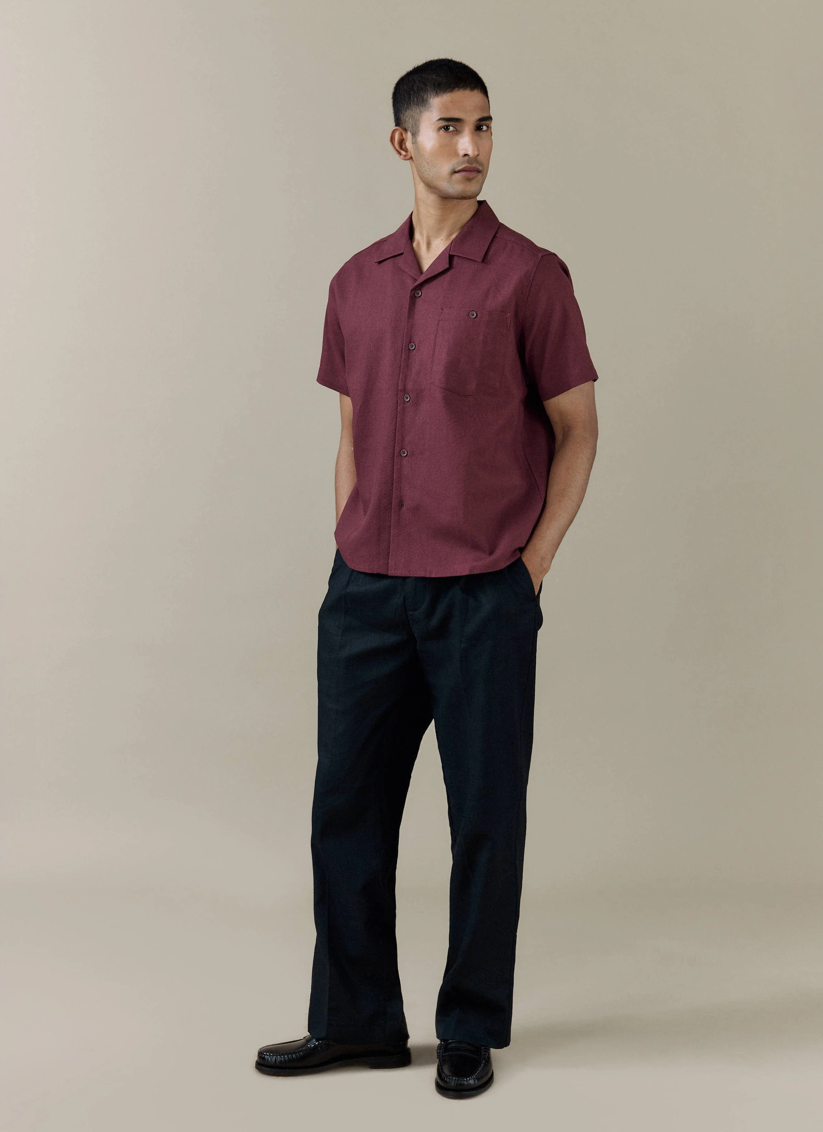 872-short-sleeve-cuban-shirt-linen-merlot-2.webp Short Sleeve Cuban Shirt | Linen | Merlot